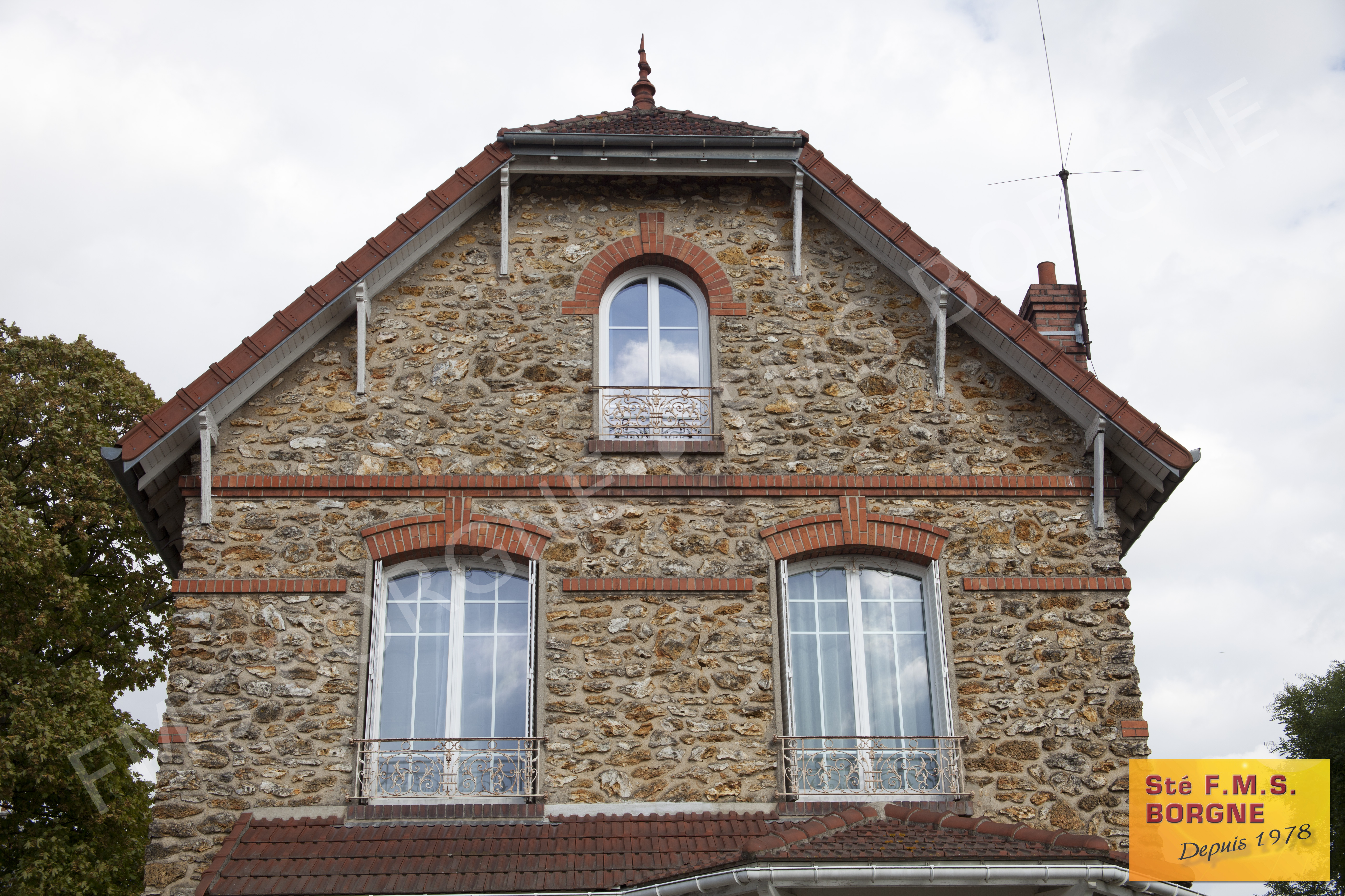 FENETRES-ET-PORTES-FENETRES-MENUISERIES-PVC-PARTICULIERES-0001