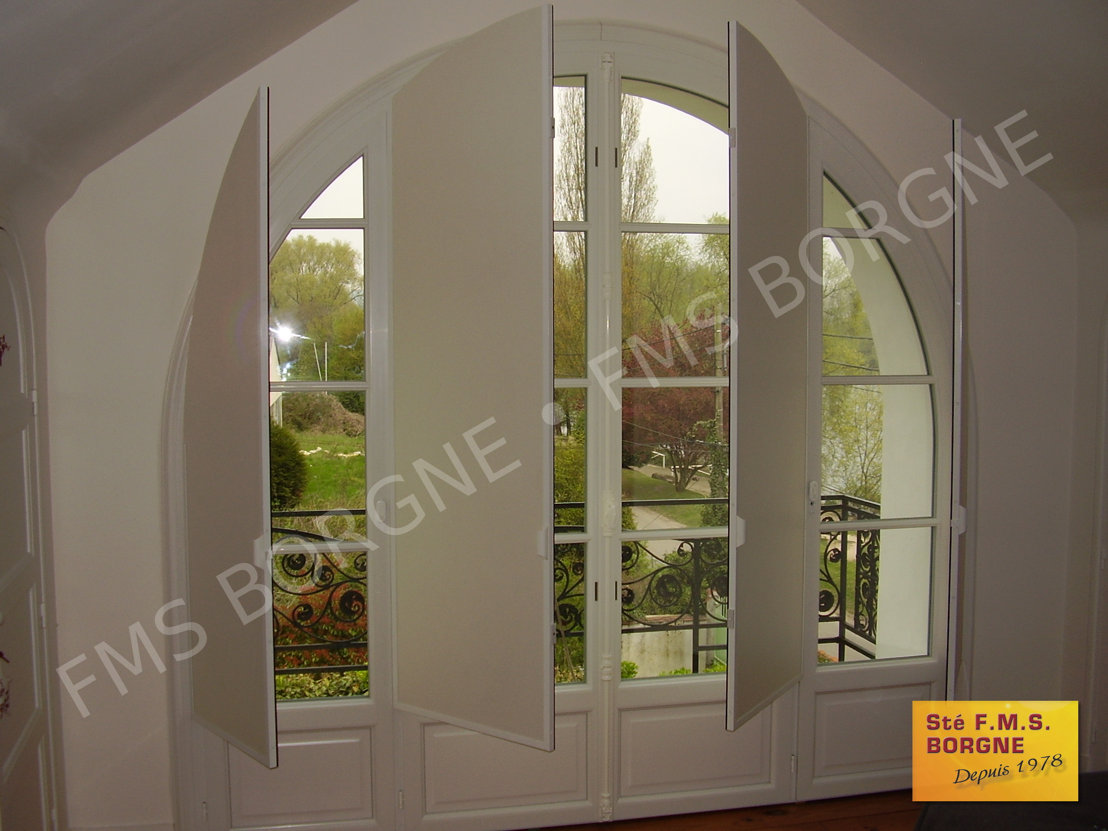 FENETRES-ET-PORTES-FENETRES-MENUISERIES-PVC-PARTICULIERES-0019