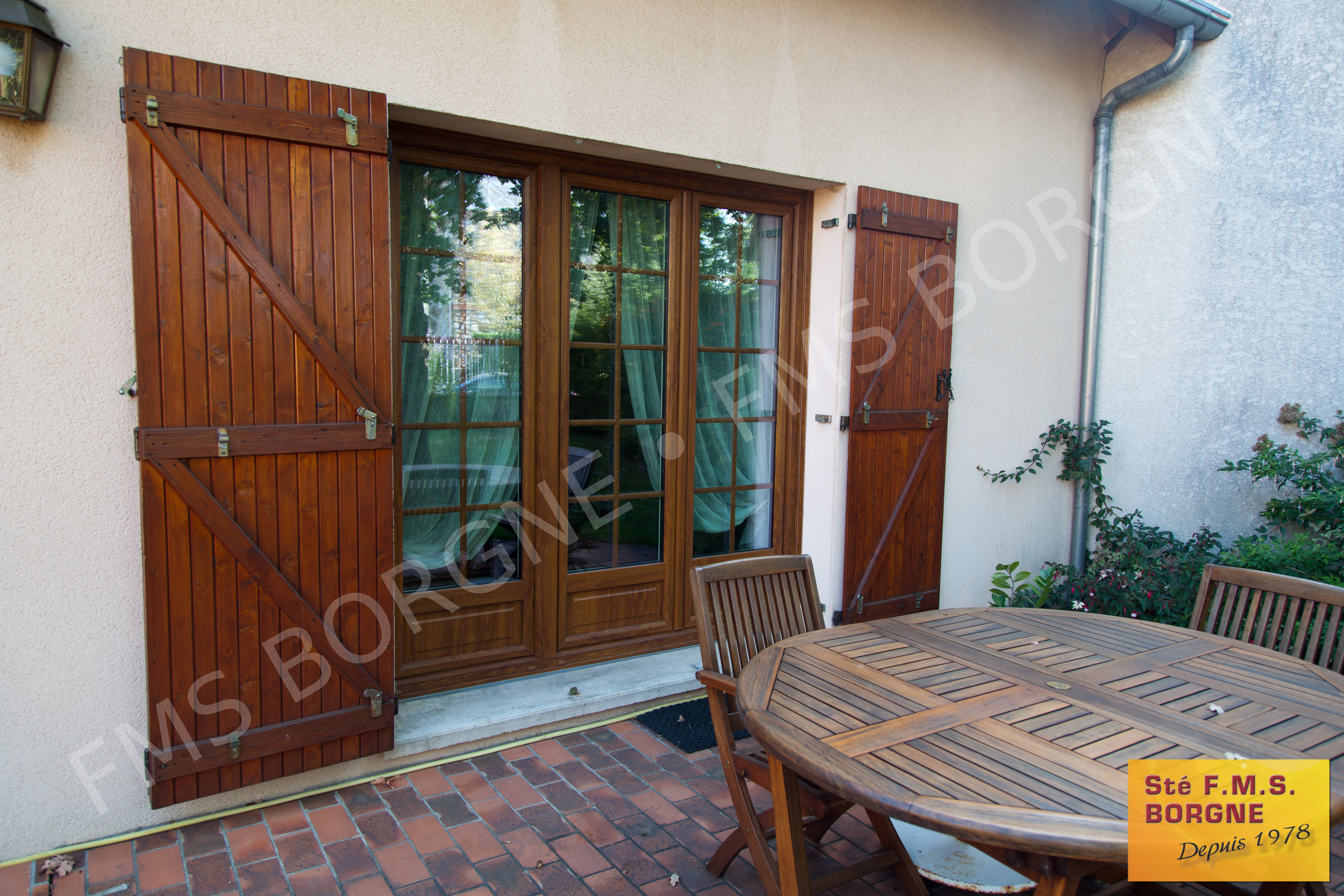 FENETRES-ET-PORTES-FENETRES-MENUISERIES-PVC-VUE-EXTERIEURE-0008