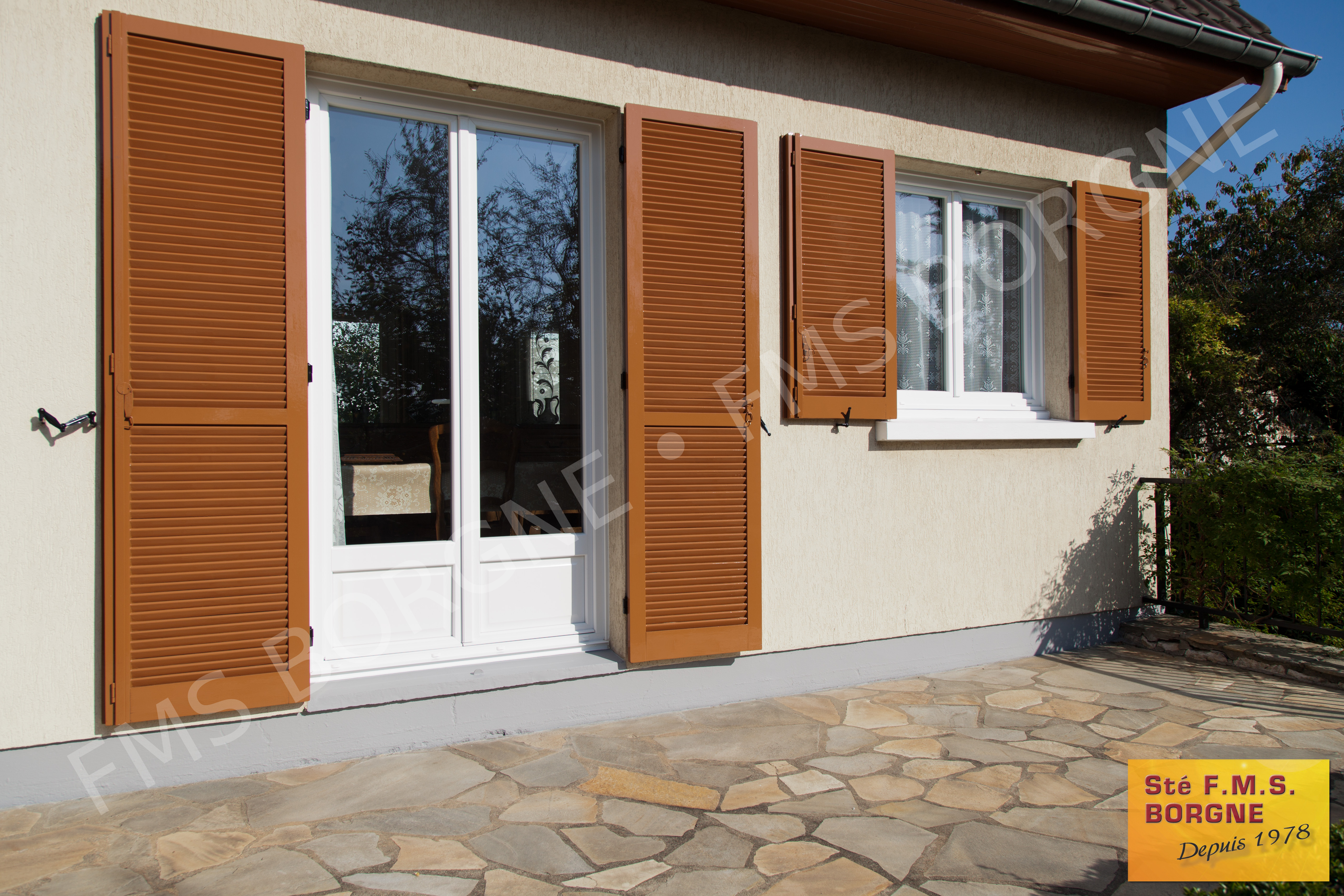 FENETRES-ET-PORTES-FENETRES-MENUISERIES-PVC-VUE-EXTERIEURE-0011