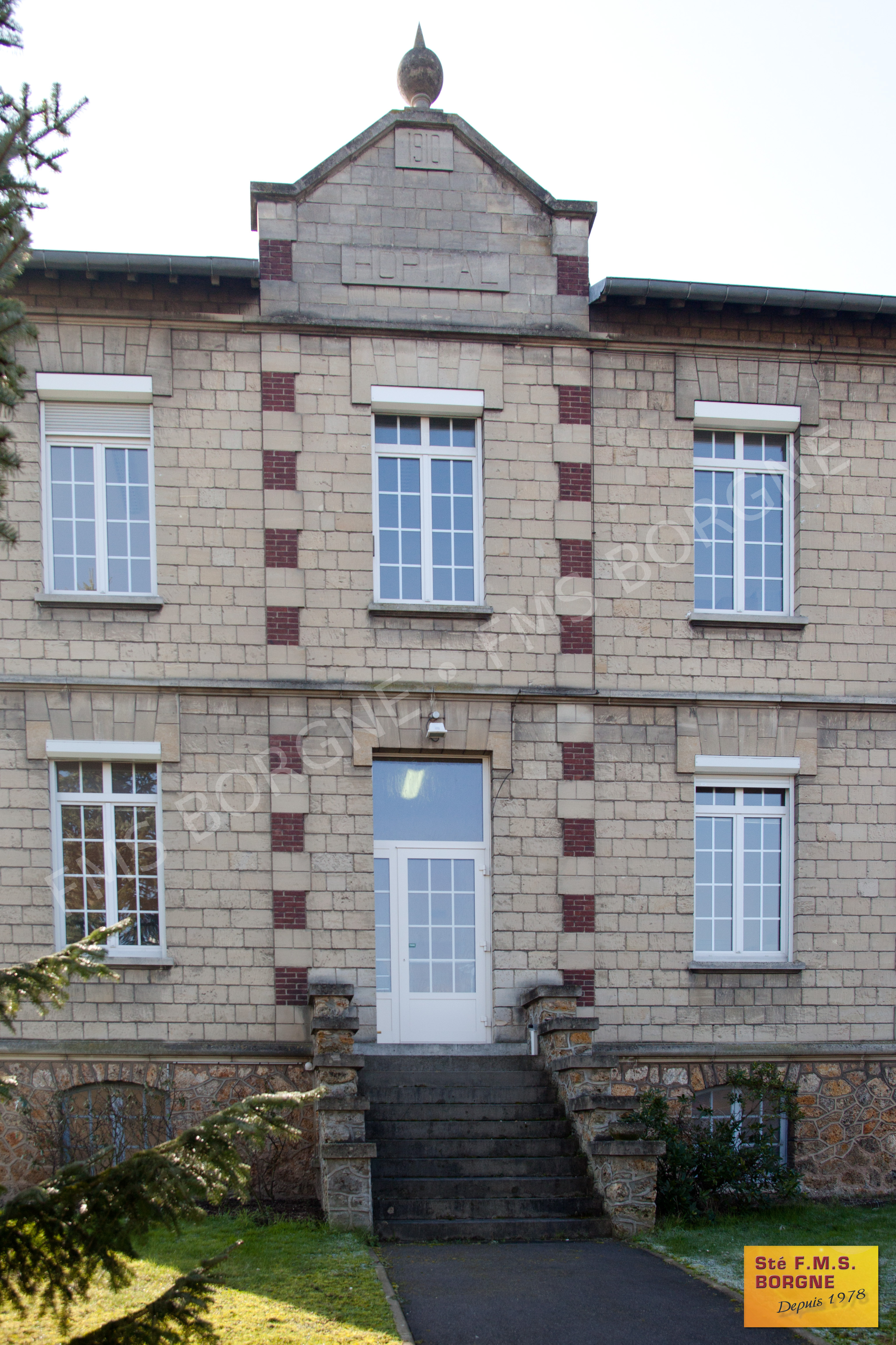 FENETRES-ET-PORTES-FENETRES-MENUISERIES-PVC-VUE-EXTERIEURE-0033
