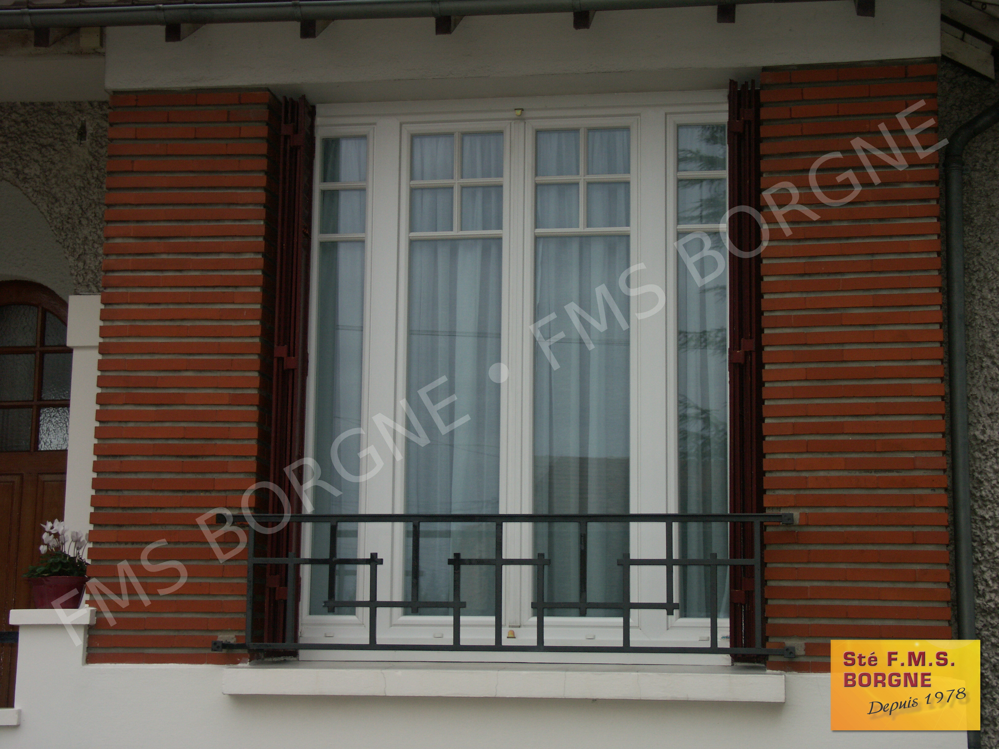 FENETRES-ET-PORTES-FENETRES-MENUISERIES-PVC-VUE-EXTERIEURE-0050