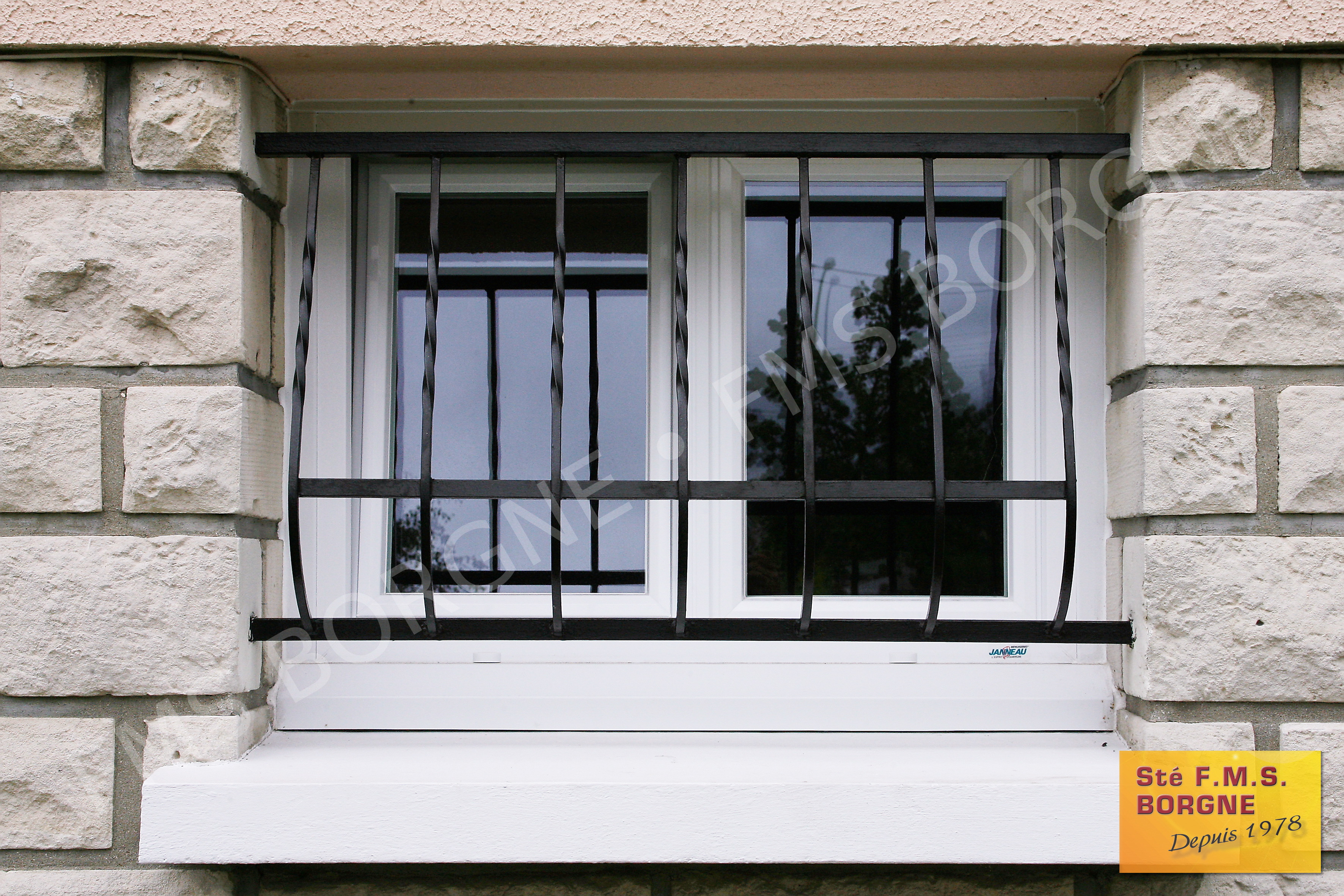 FENETRES-ET-PORTES-FENETRES-MENUISERIES-PVC-VUE-EXTERIEURE-0064