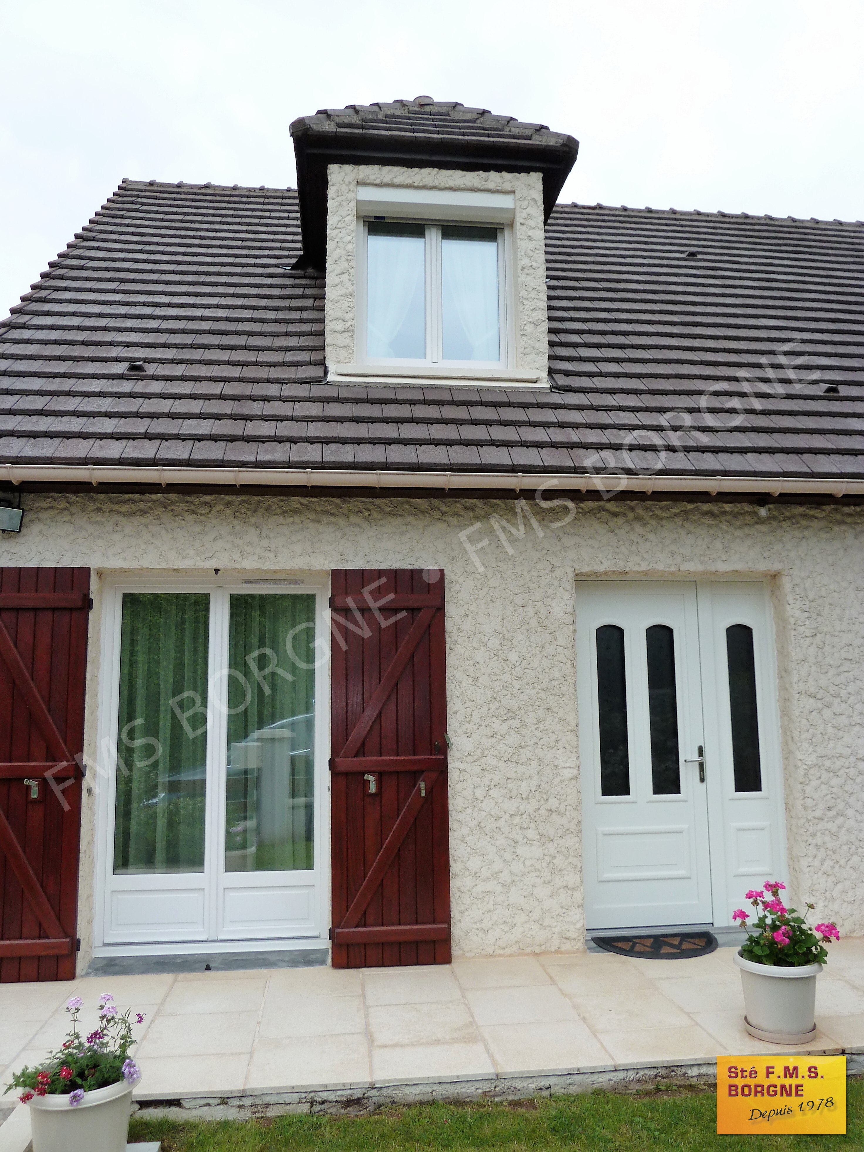 FENETRES-ET-PORTES-FENETRES-MENUISERIES-PVC-VUE-EXTERIEURE-0071