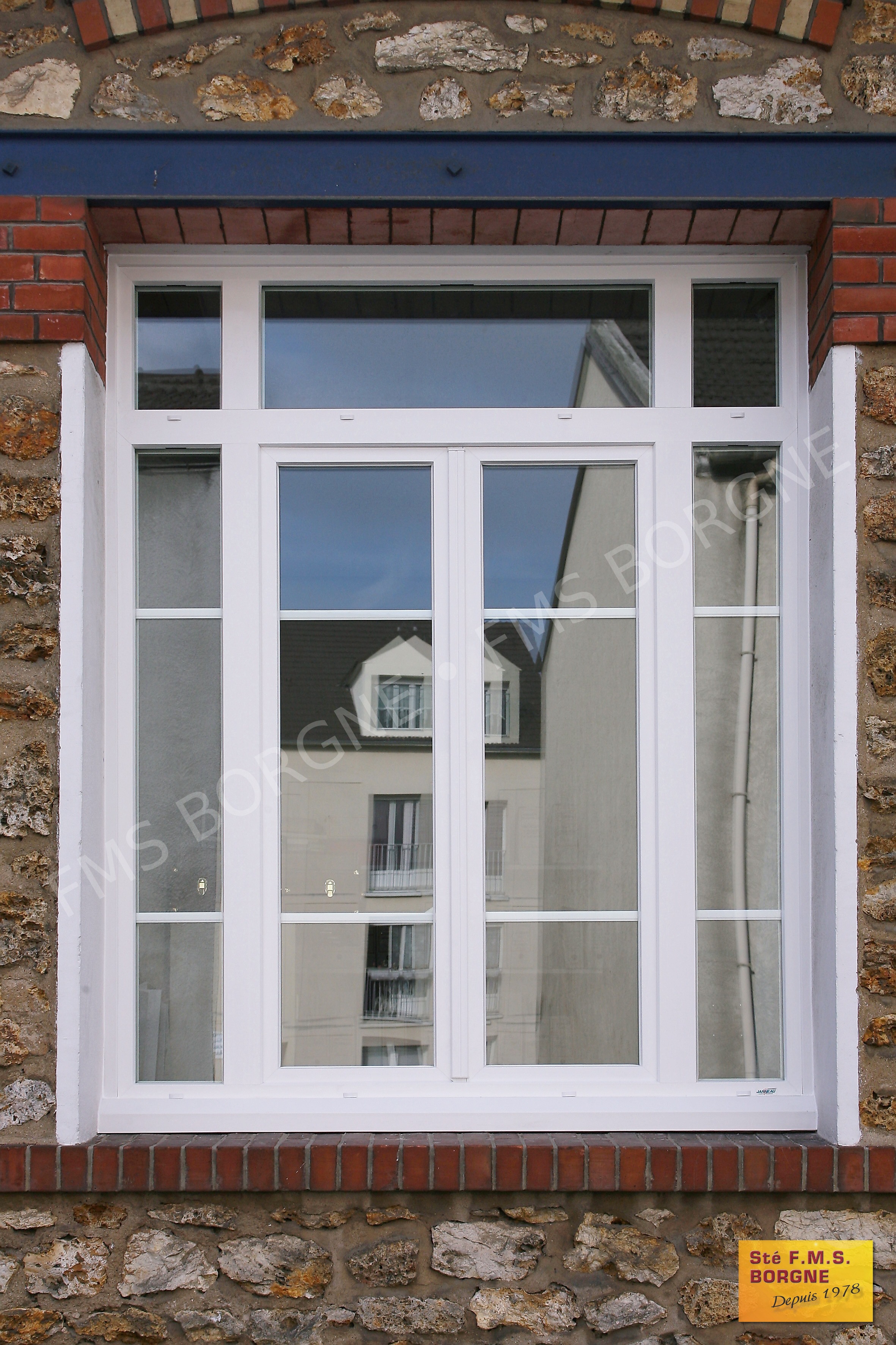 FENETRES-ET-PORTES-FENETRES-MENUISERIES-PVC-VUE-EXTERIEURE-0081