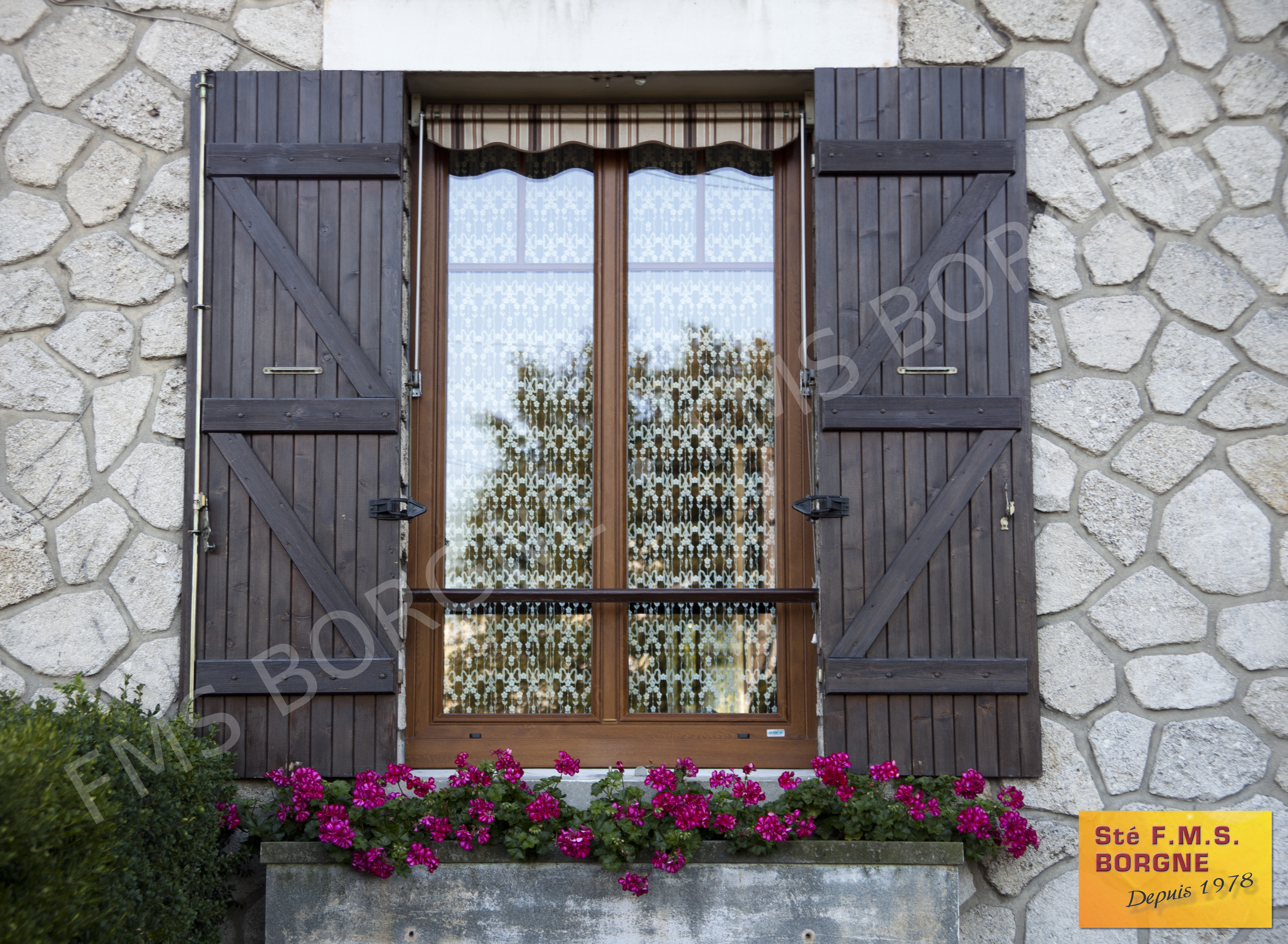 FENETRES-ET-PORTES-FENETRES-MENUISERIES-PVC-VUE-EXTERIEURE-0001