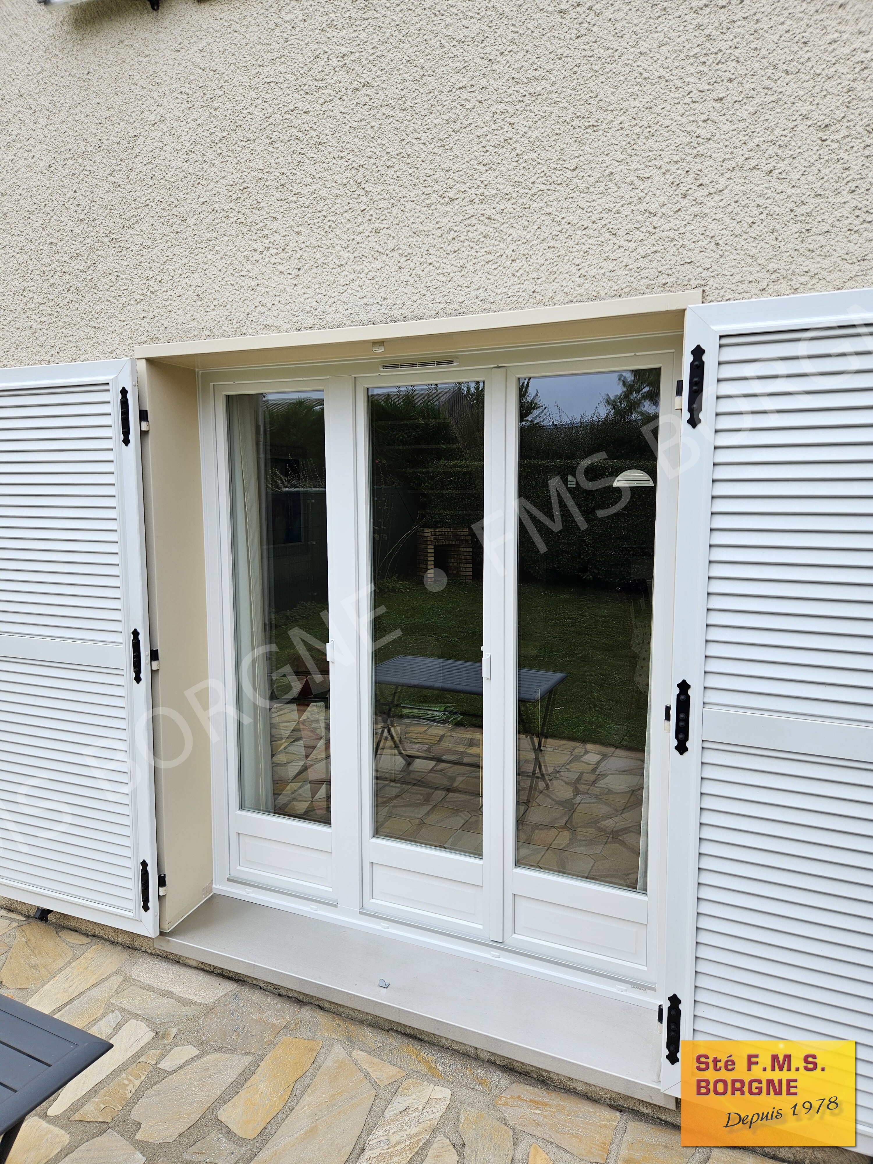 FENETRES-ET-PORTES-FENETRES-MENUISERIES-PVC-VUE-EXTERIEURE-0026