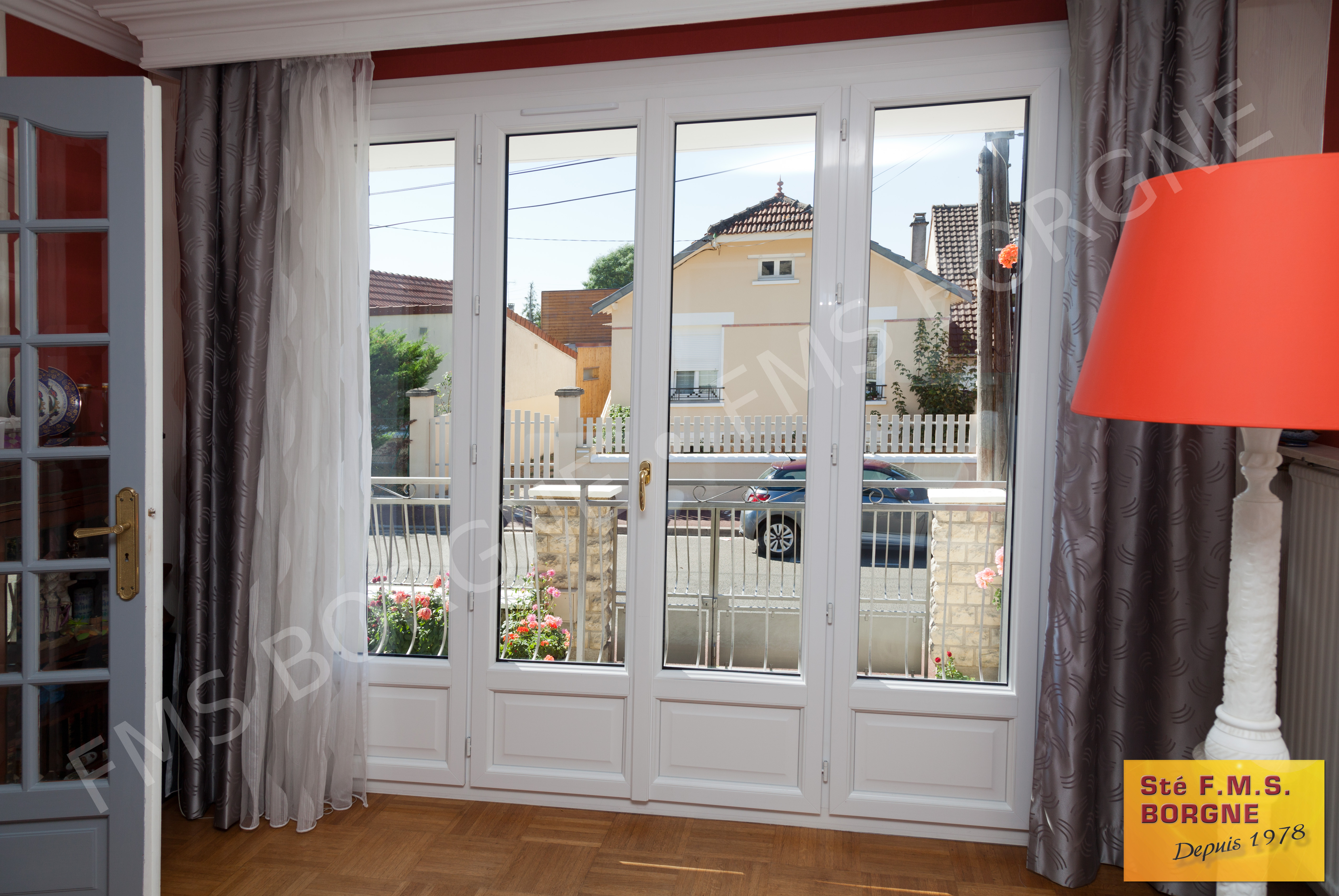 FENETRES-ET-PORTES-FENETRES-MENUISERIES-PVC-VUE-INTERIEURE-0002