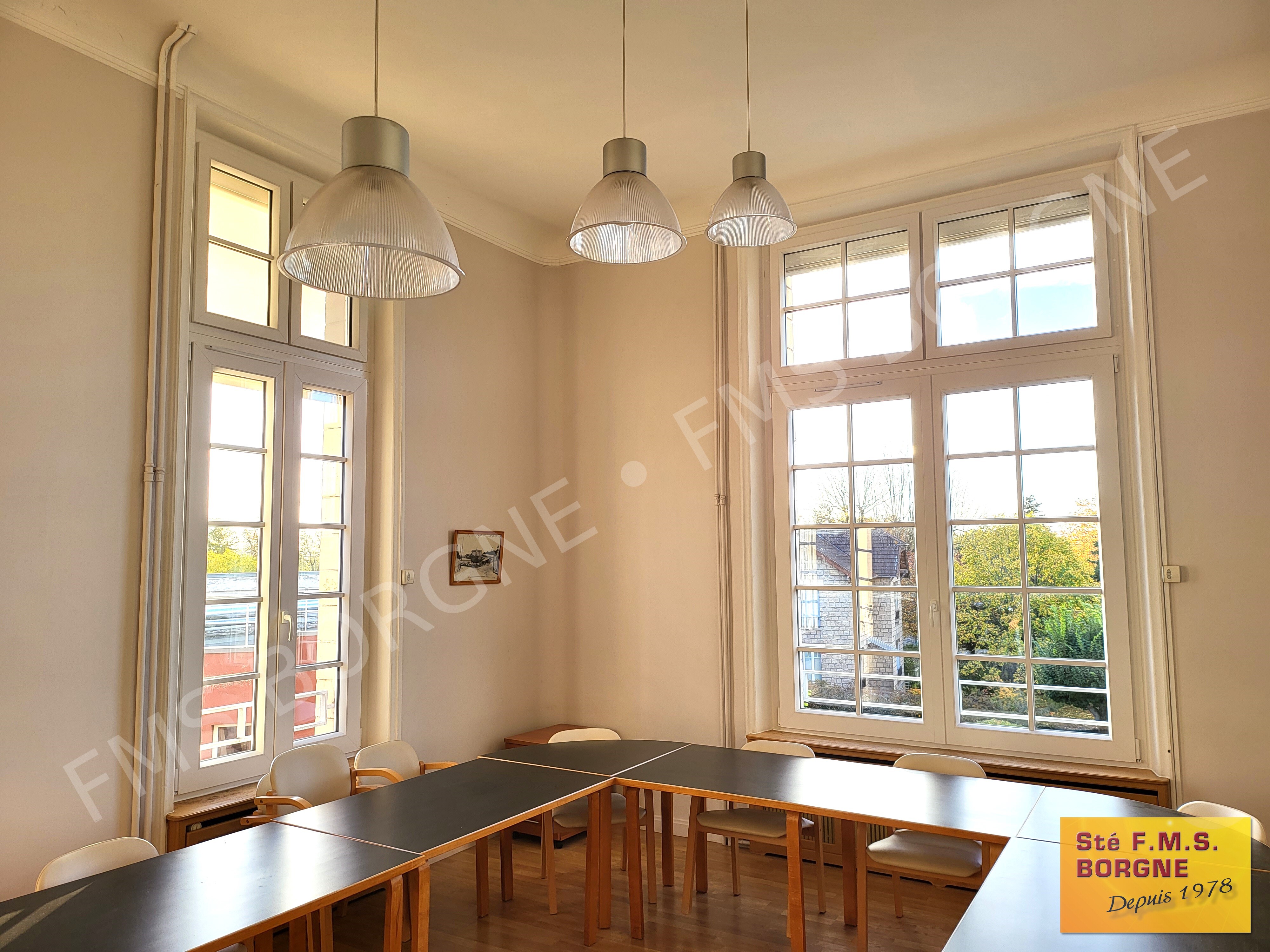 FENETRES-ET-PORTES-FENETRES-MENUISERIES-PVC-VUE-INTERIEURE-0010