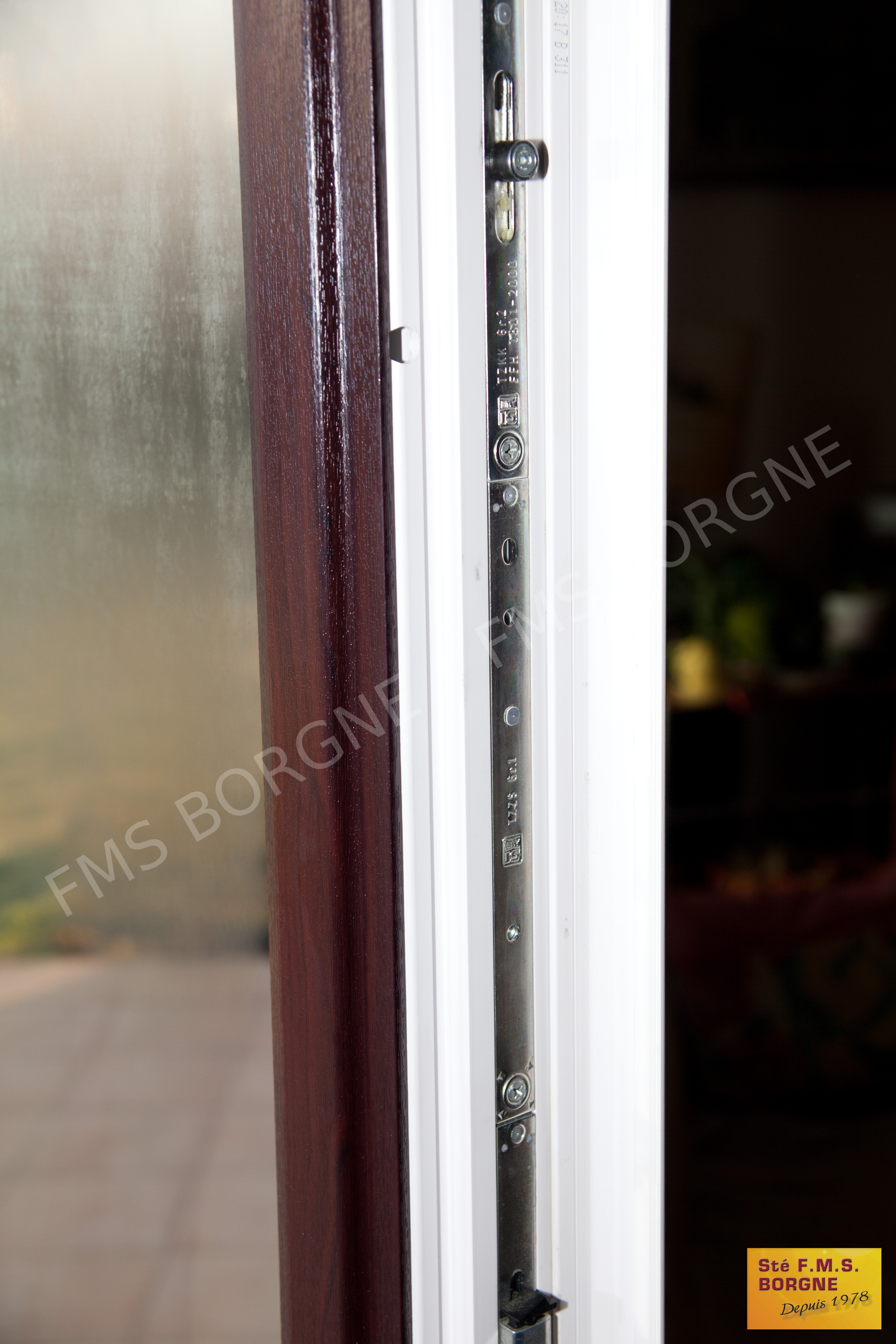 FENETRES-ET-PORTES-FENETRES-MENUISERIES-PVC-VUE-INTERIEURE-0013