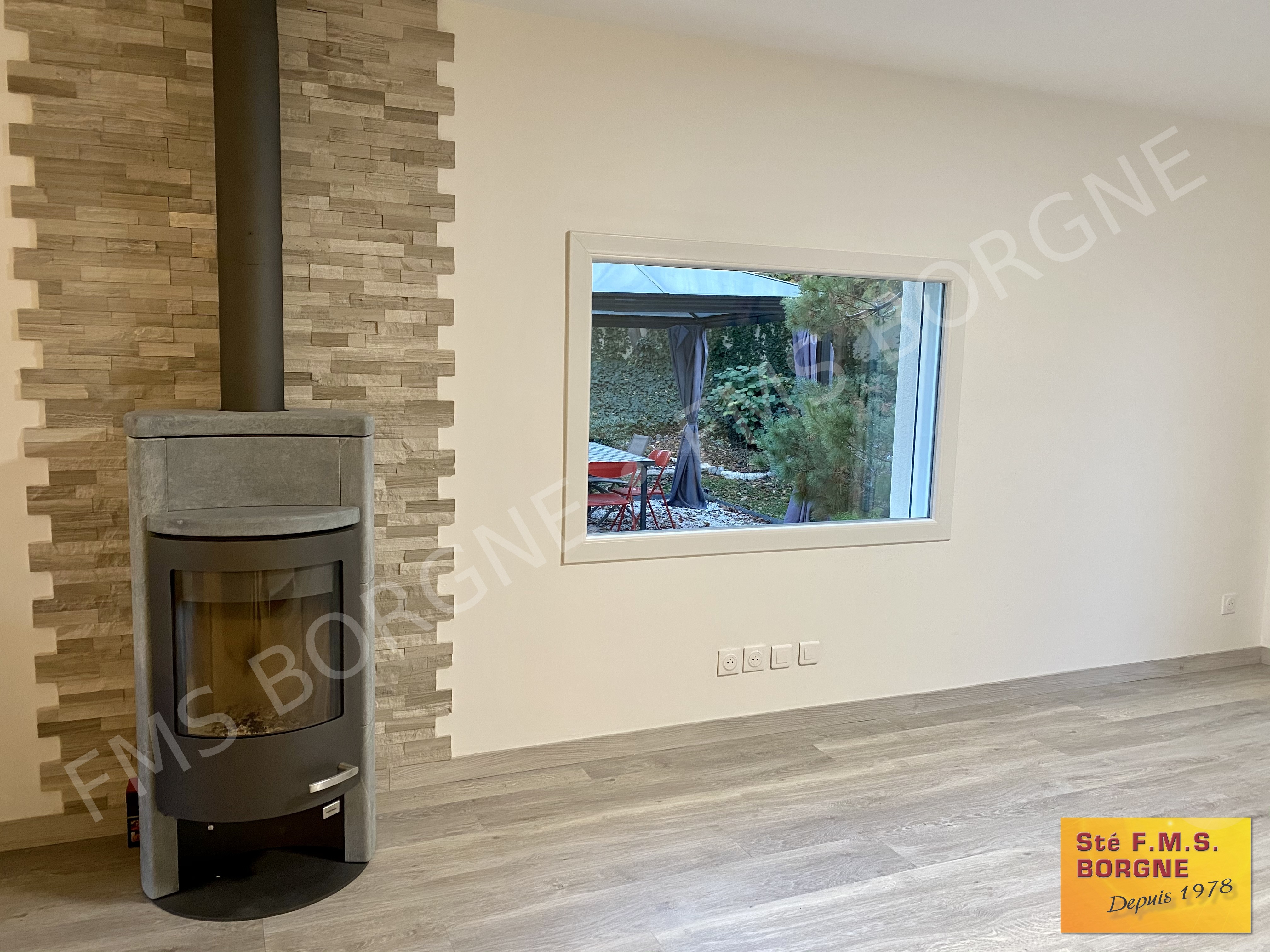 FENETRES-ET-PORTES-FENETRES-MENUISERIES-PVC-VUE-INTERIEURE-0016