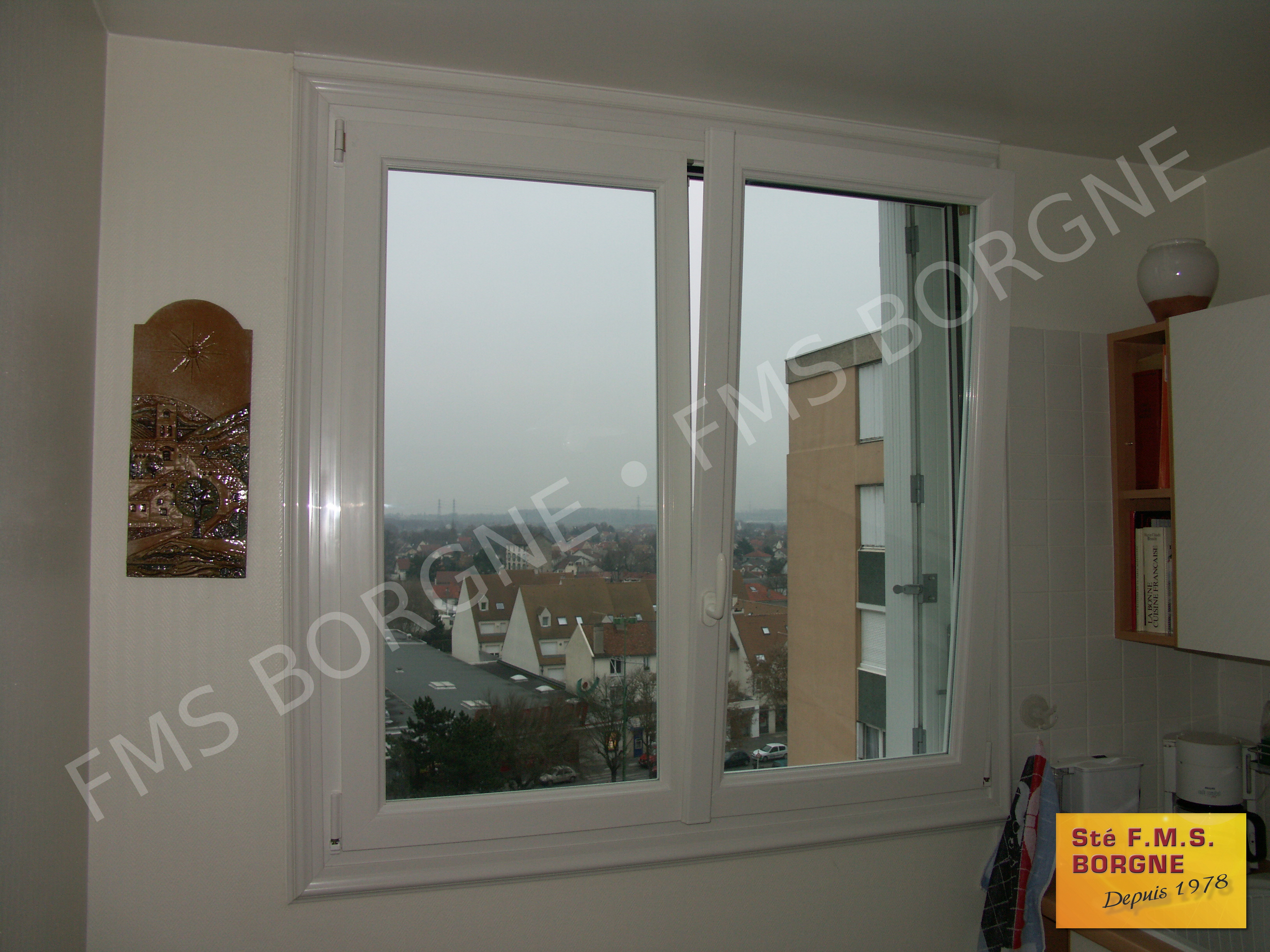 FENETRES-ET-PORTES-FENETRES-MENUISERIES-PVC-VUE-INTERIEURE-0027