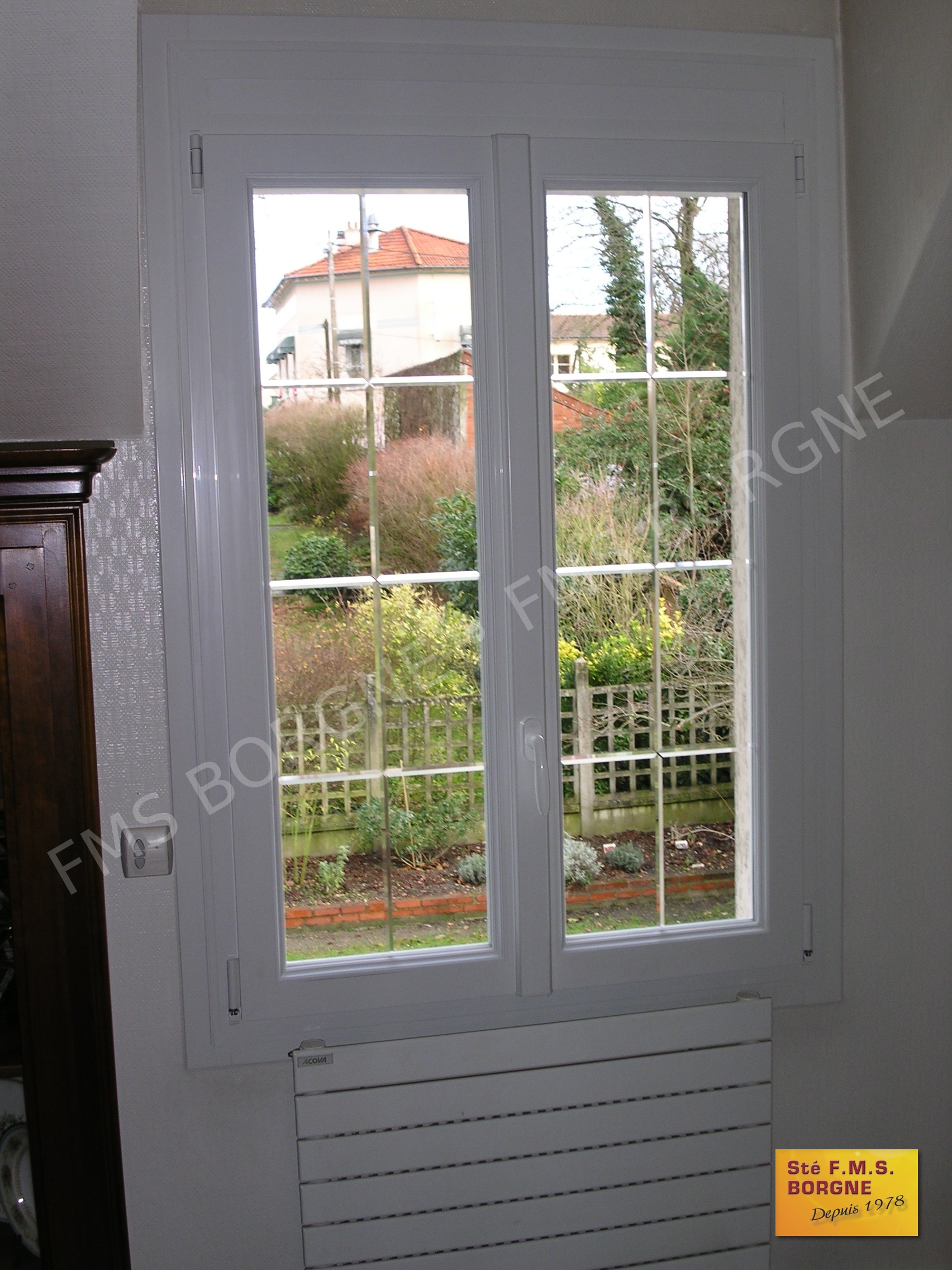FENETRES-ET-PORTES-FENETRES-MENUISERIES-PVC-VUE-INTERIEURE-0025