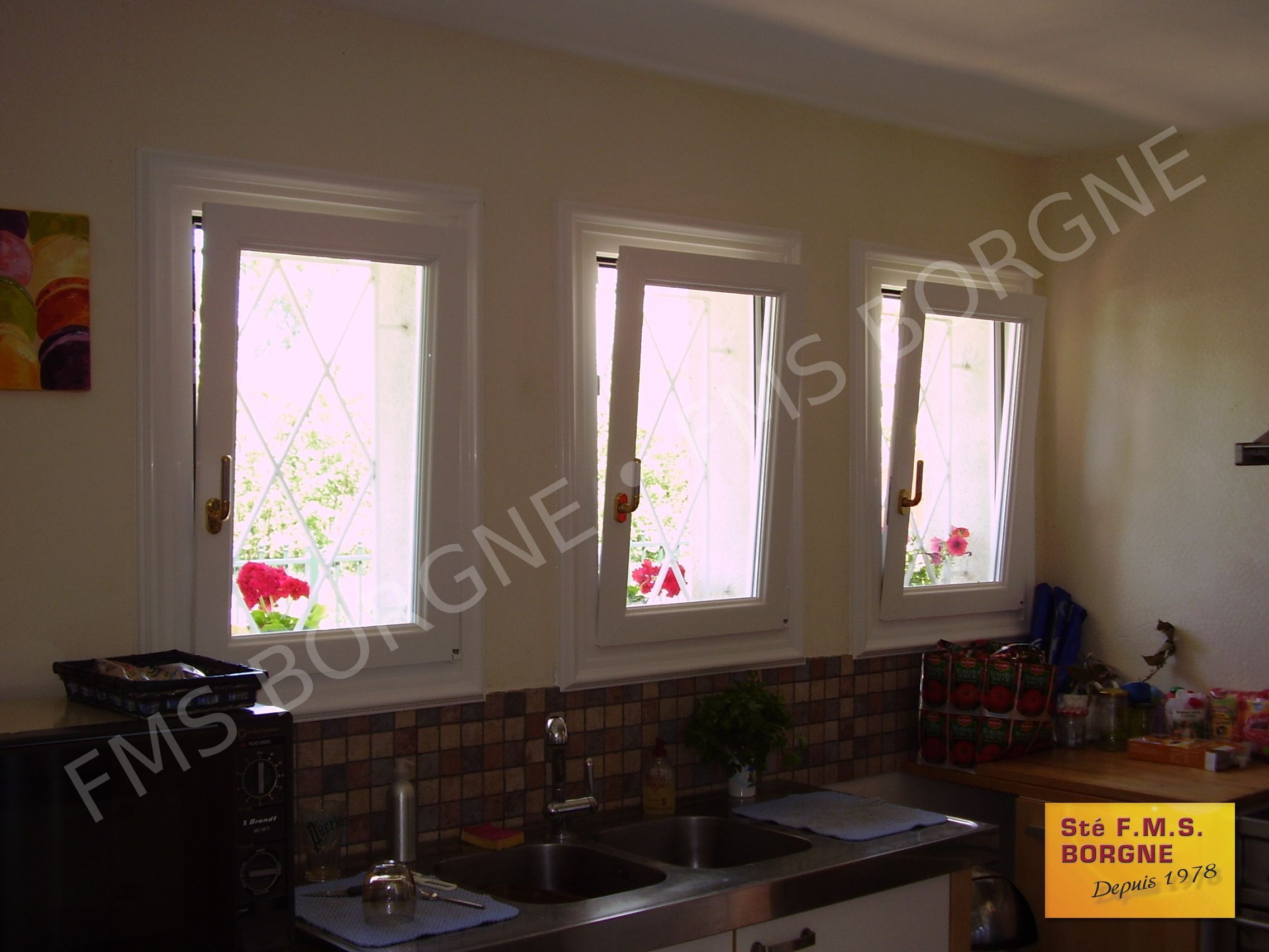FENETRES-ET-PORTES-FENETRES-MENUISERIES-PVC-VUE-INTERIEURE-0026