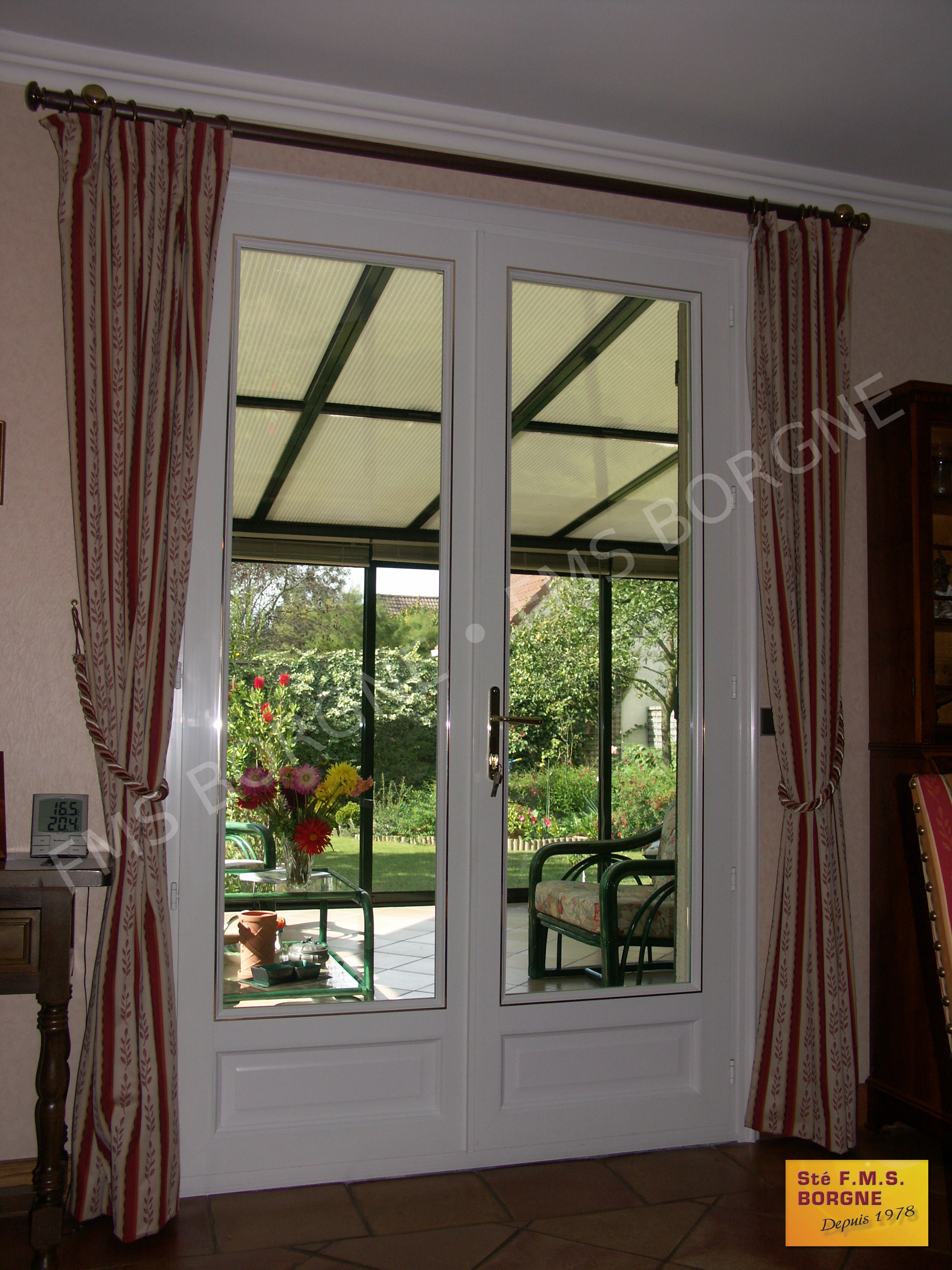 FENETRES-ET-PORTES-FENETRES-MENUISERIES-PVC-VUE-INTERIEURE-0030