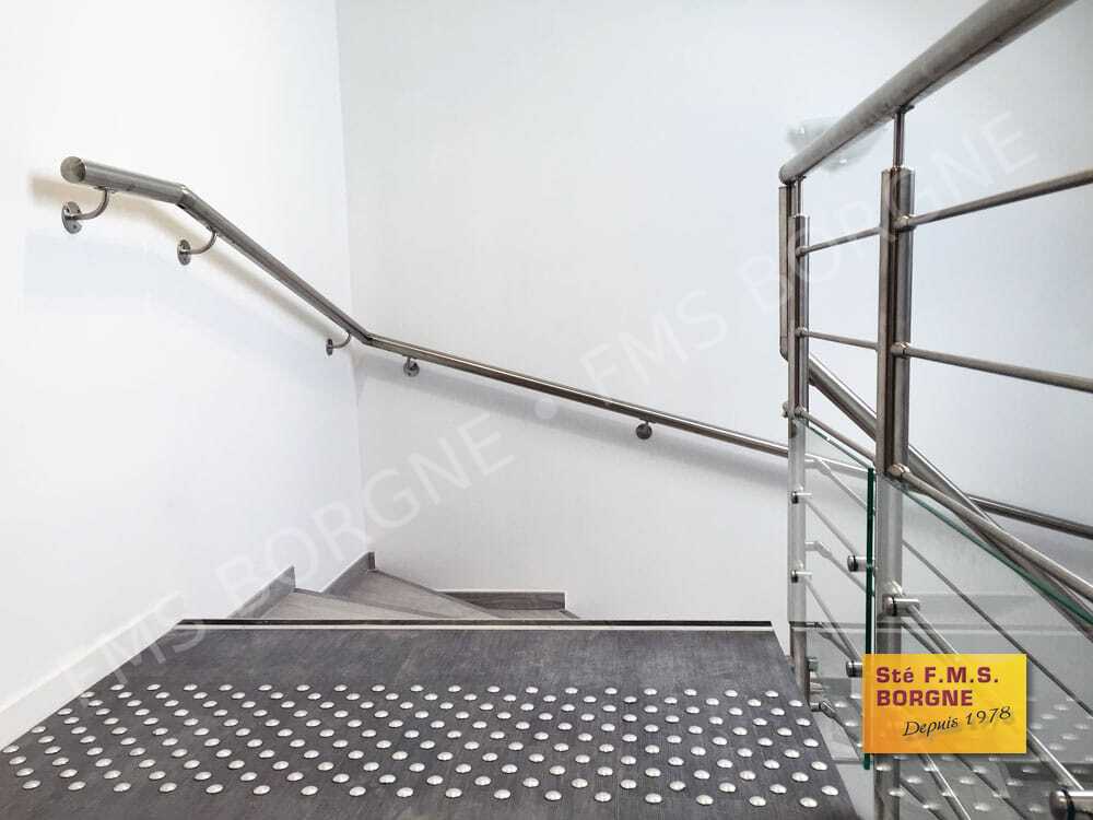 GARDE-CORPS-BALCONNETS-BARRES-D-APPUIS-MAIN-COURANTE-INOX-0014