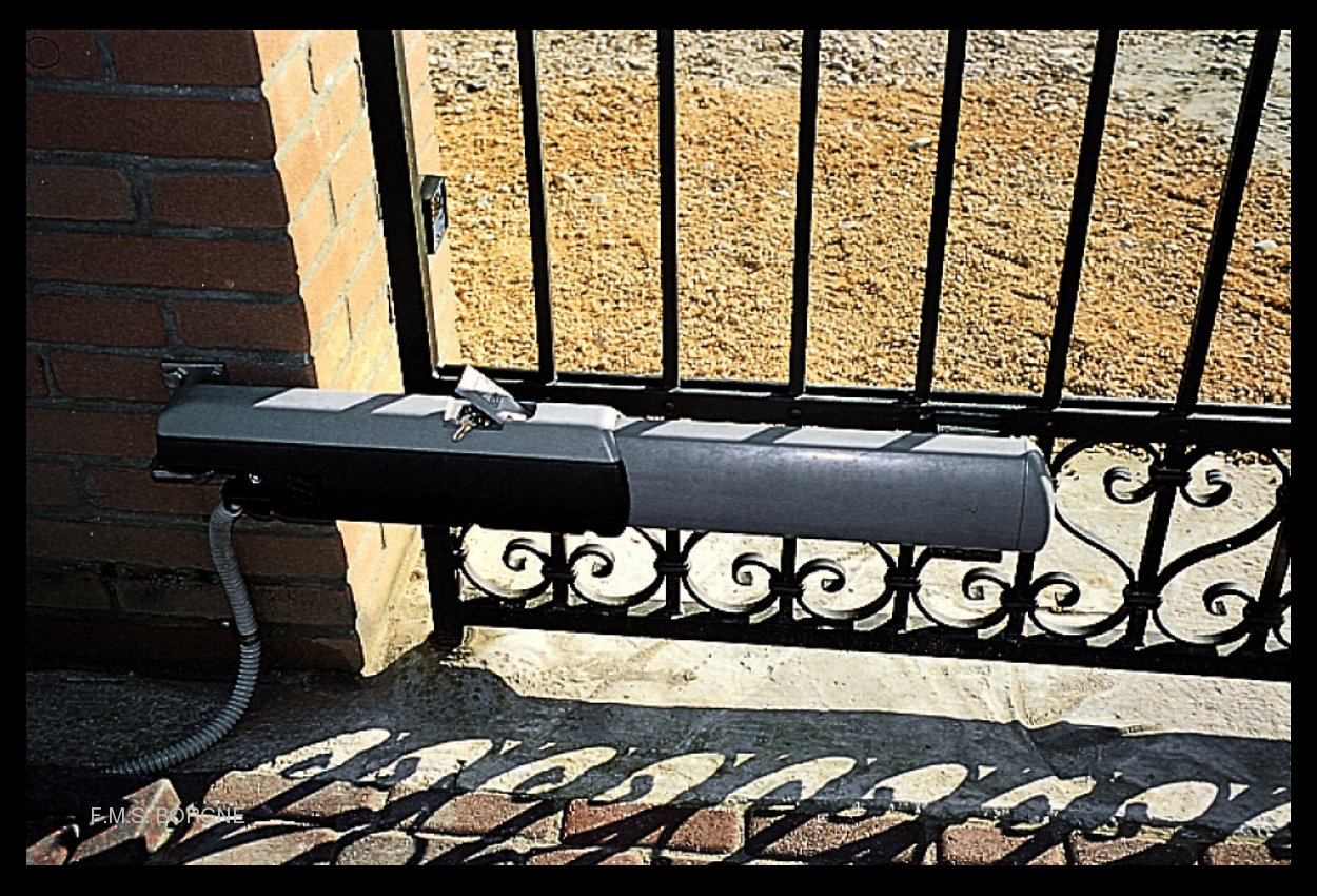 MOTORISATION-DE-PORTAILS-BATTANTS-ET-COULISSANTS-0004