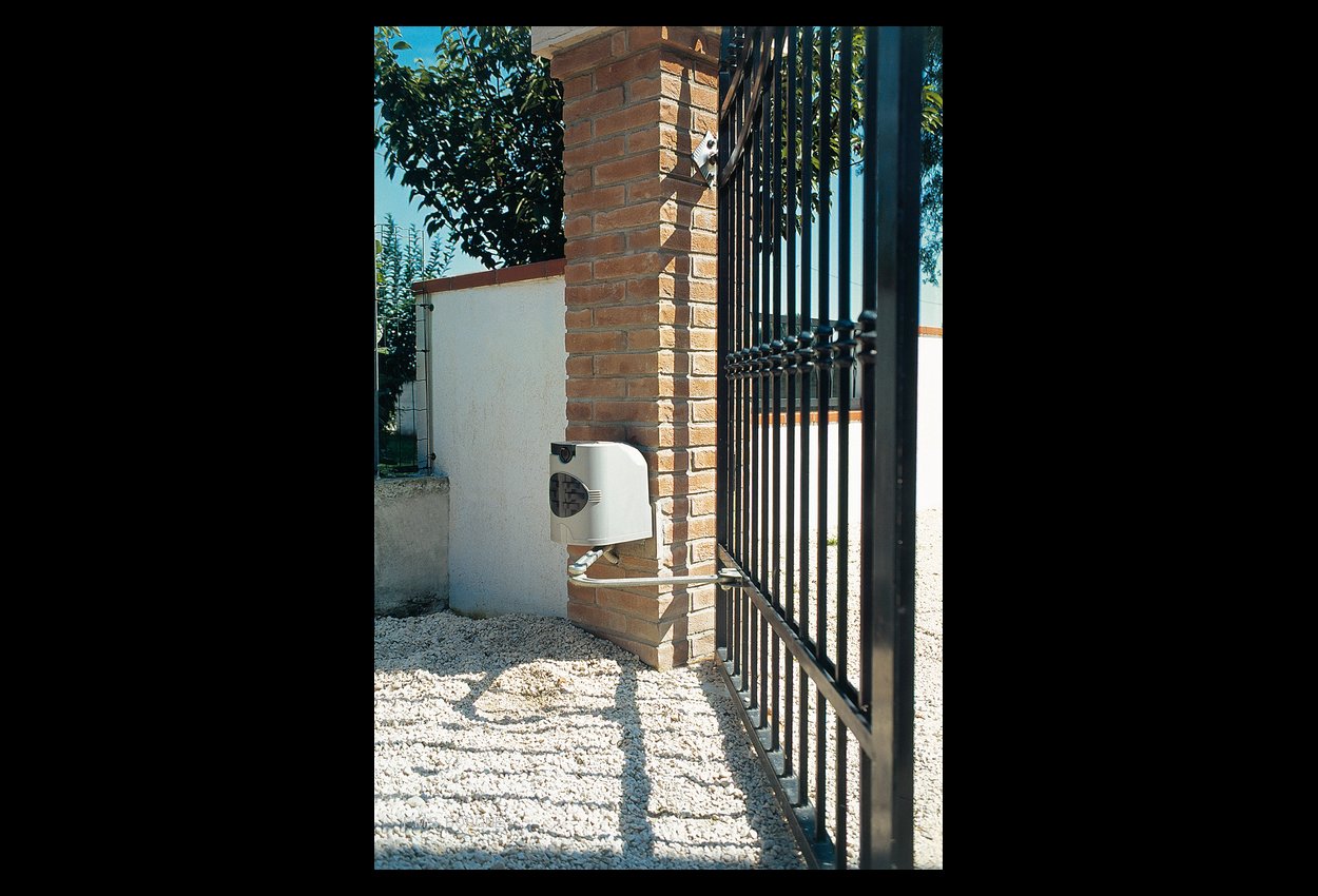 MOTORISATION-DE-PORTAILS-BATTANTS-ET-COULISSANTS-0006