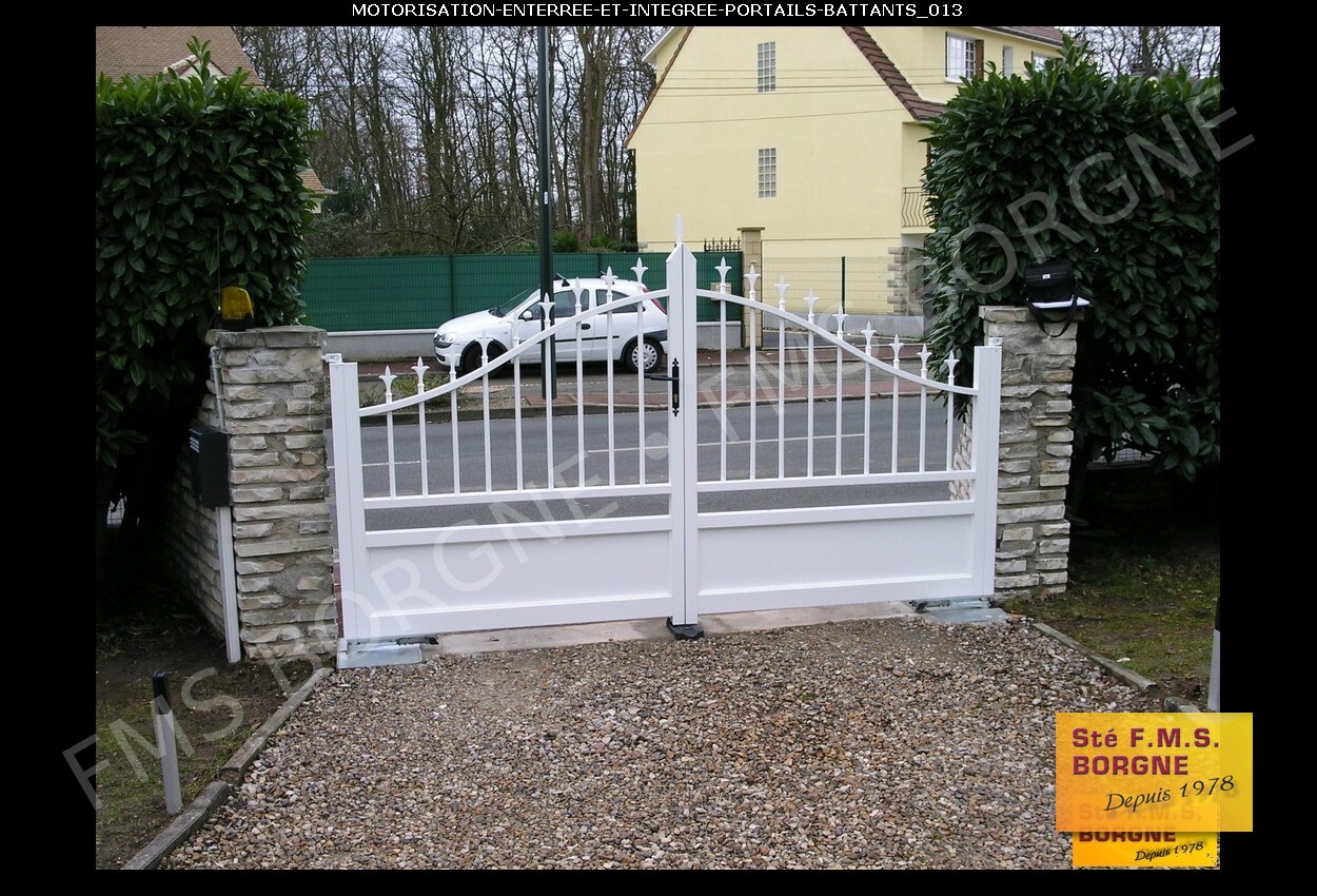MOTORISATION-APPARENTE-PORTAILS-BATTANTS-0013