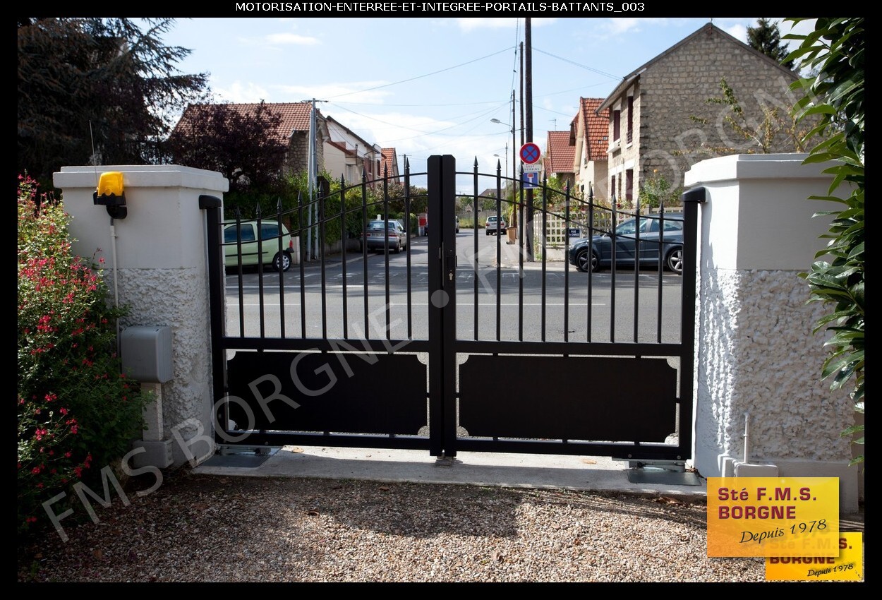 MOTORISATION-APPARENTE-PORTAILS-BATTANTS-0003