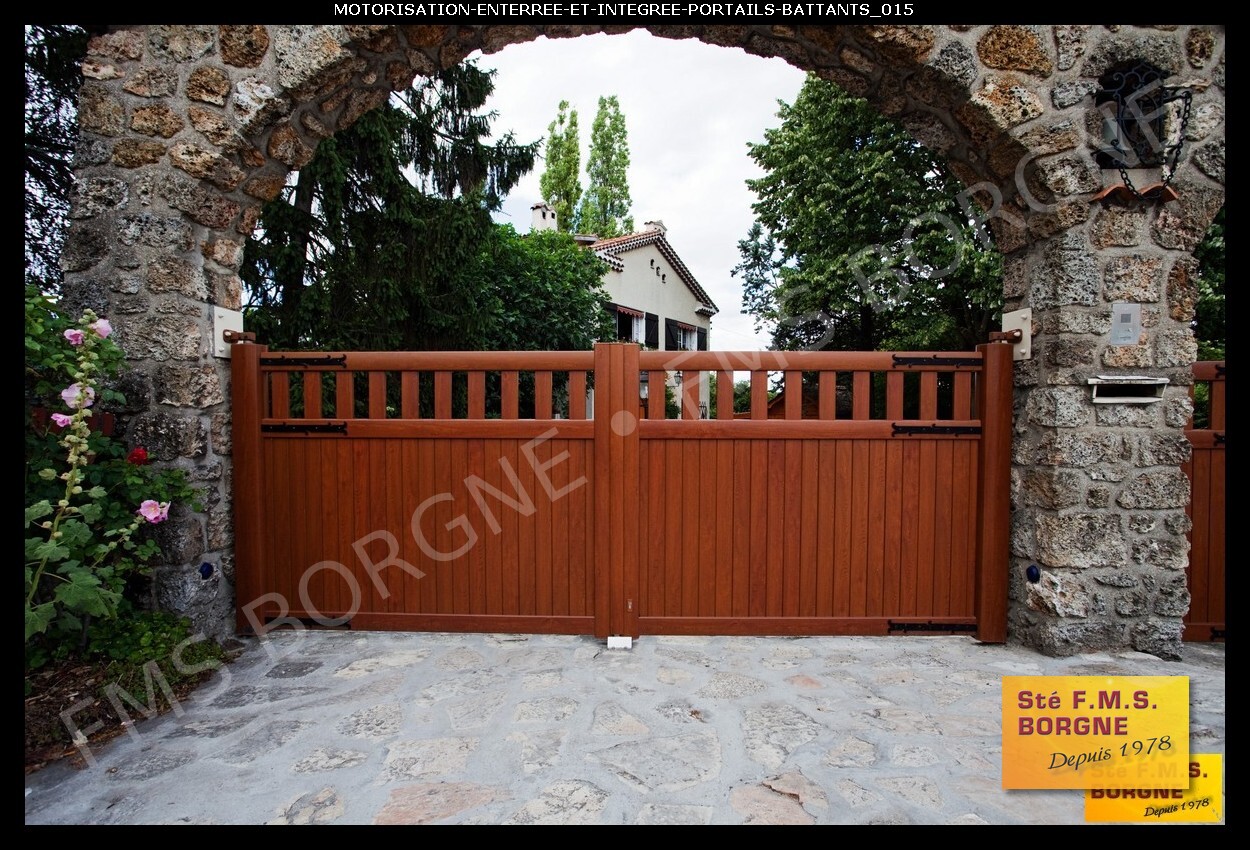 MOTORISATION-ENTERRE-ET-INTEGREE-PORTAILS-BATTANTS-0020