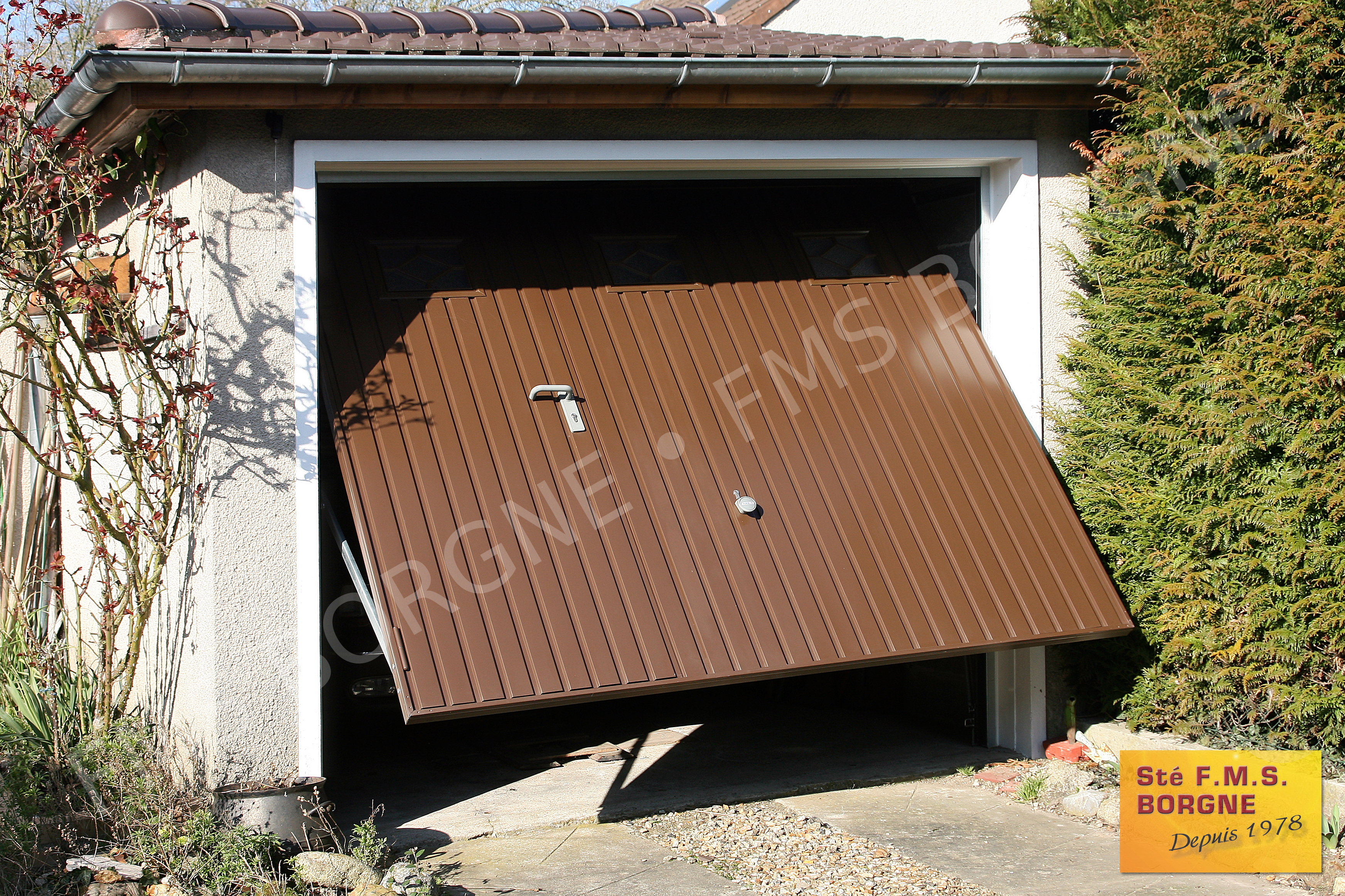MOTORISATION-DE-PORTES-DE-GARAGE-0004