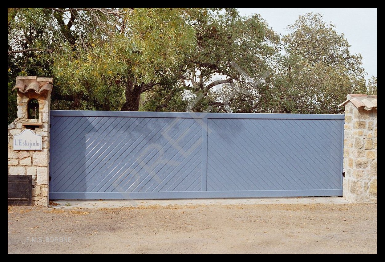 PORTAILS-ET-CLOTURES-EN-ALUMINIUM-0010