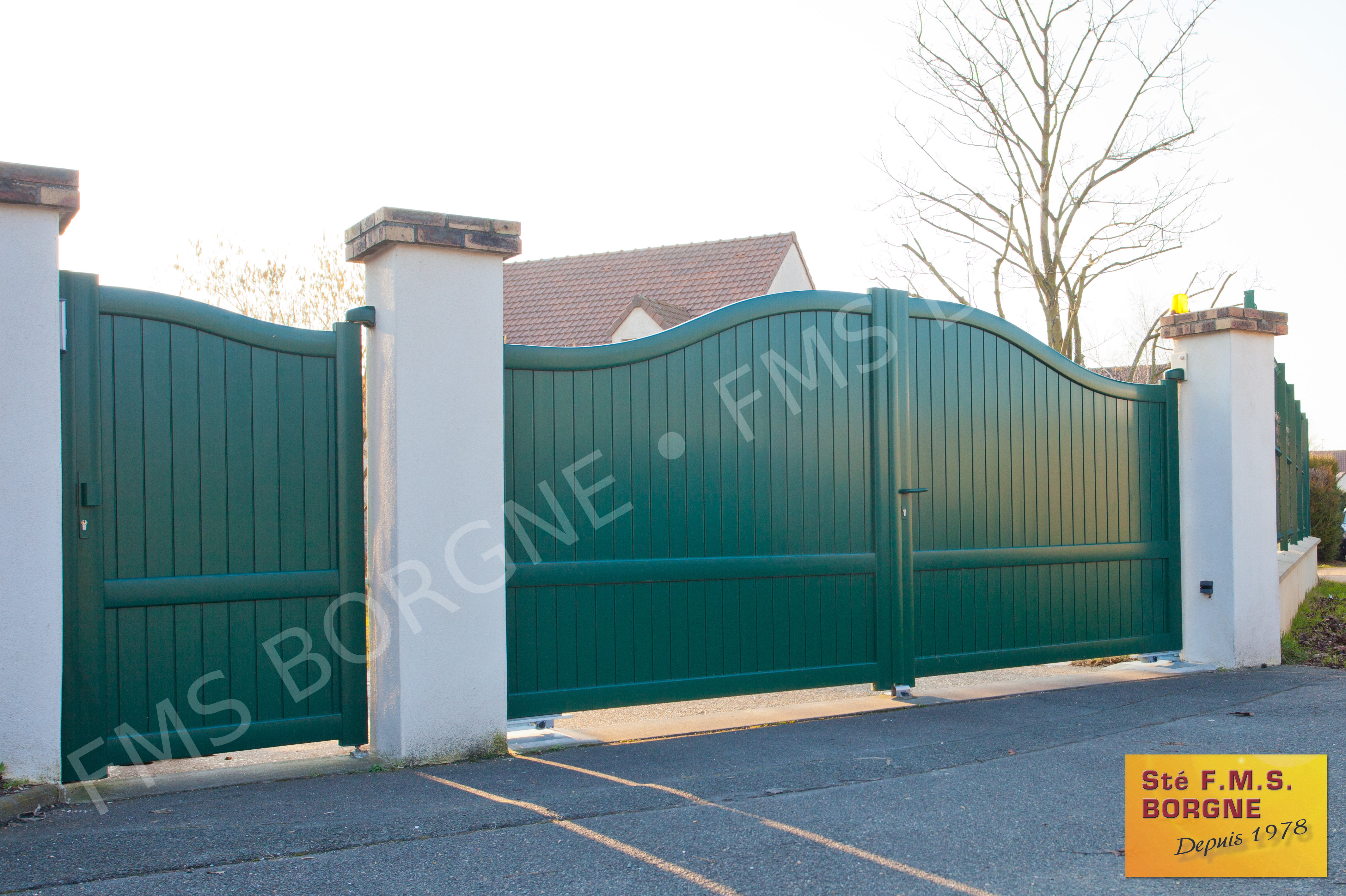 PORTAILS-ET-CLOTURES-EN-ALUMINIUM-BATTANTS-0074