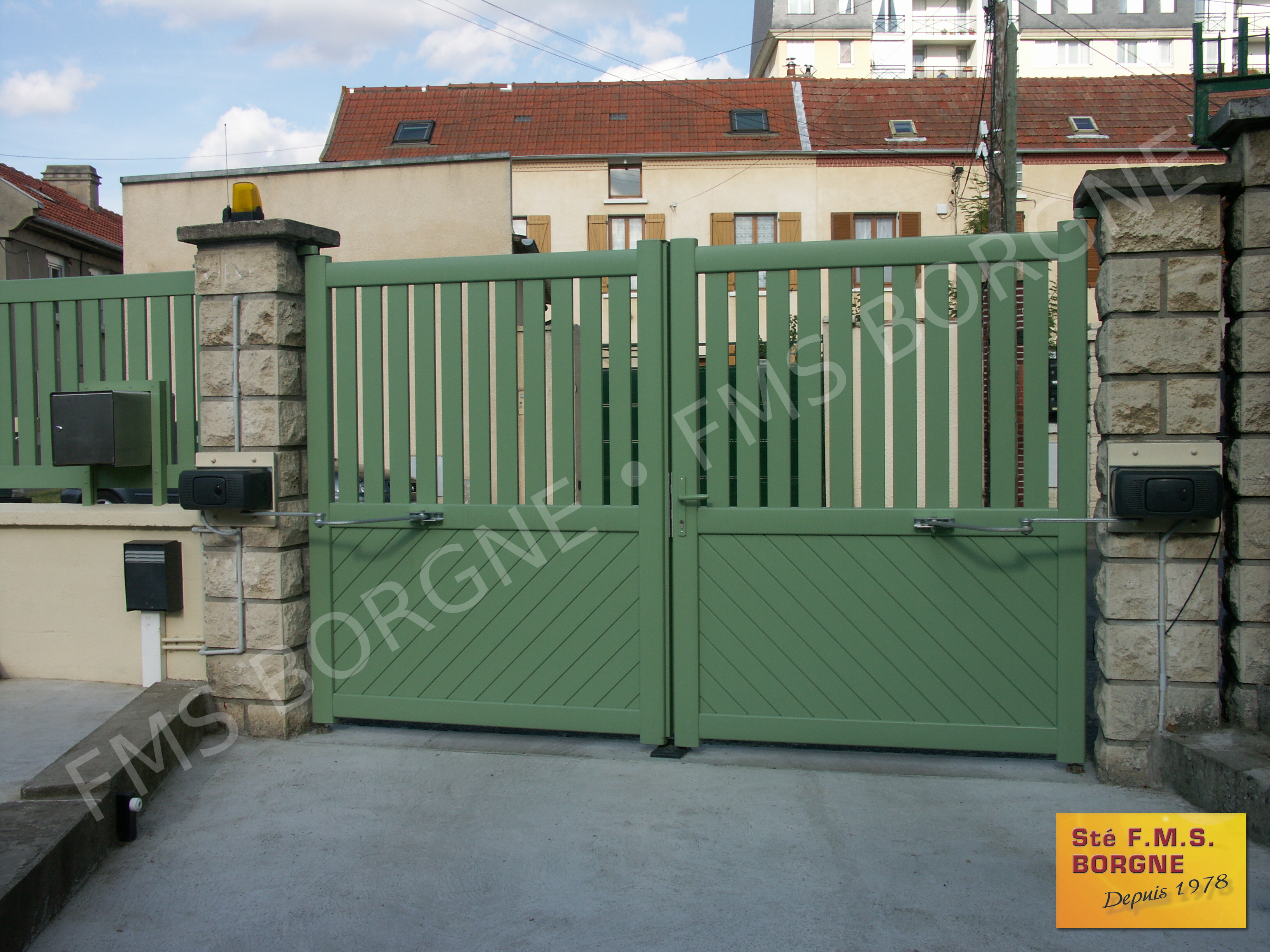 PORTAILS-ET-CLOTURES-EN-ALUMINIUM-BATTANTS-0111