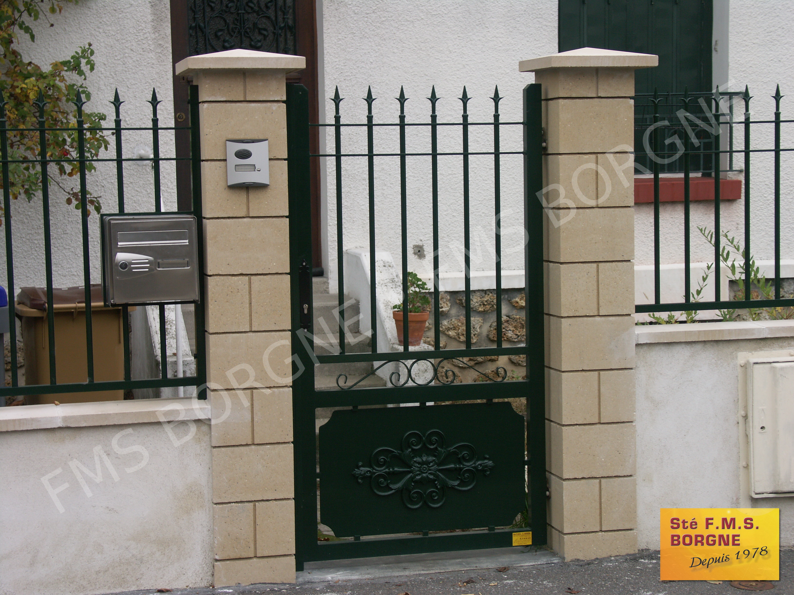 PORTAILS-ET-CLOTURES-EN-ALUMINIUM-BATTANTS-0114