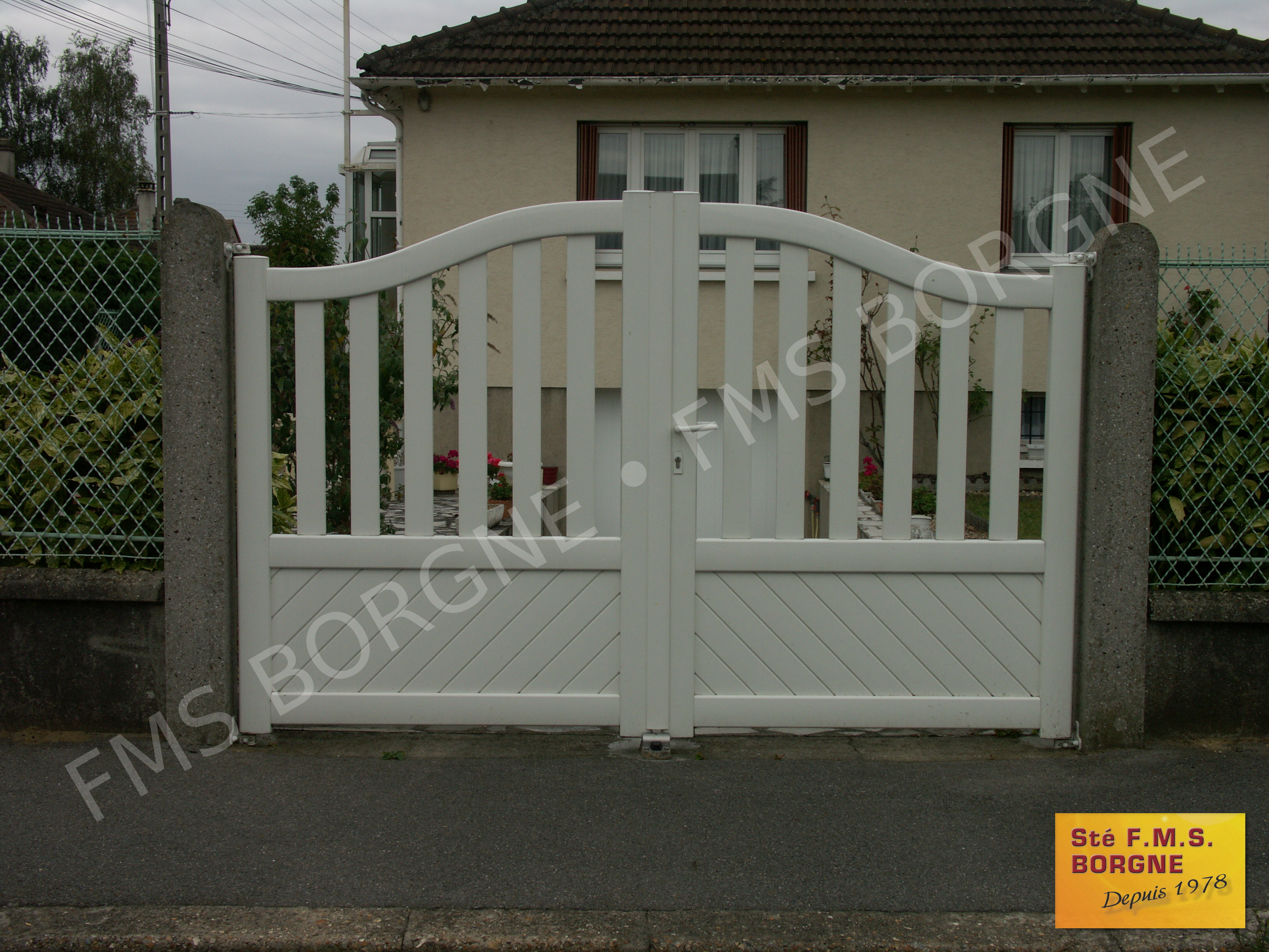 PORTAILS-ET-CLOTURES-EN-ALUMINIUM-BATTANTS-0122