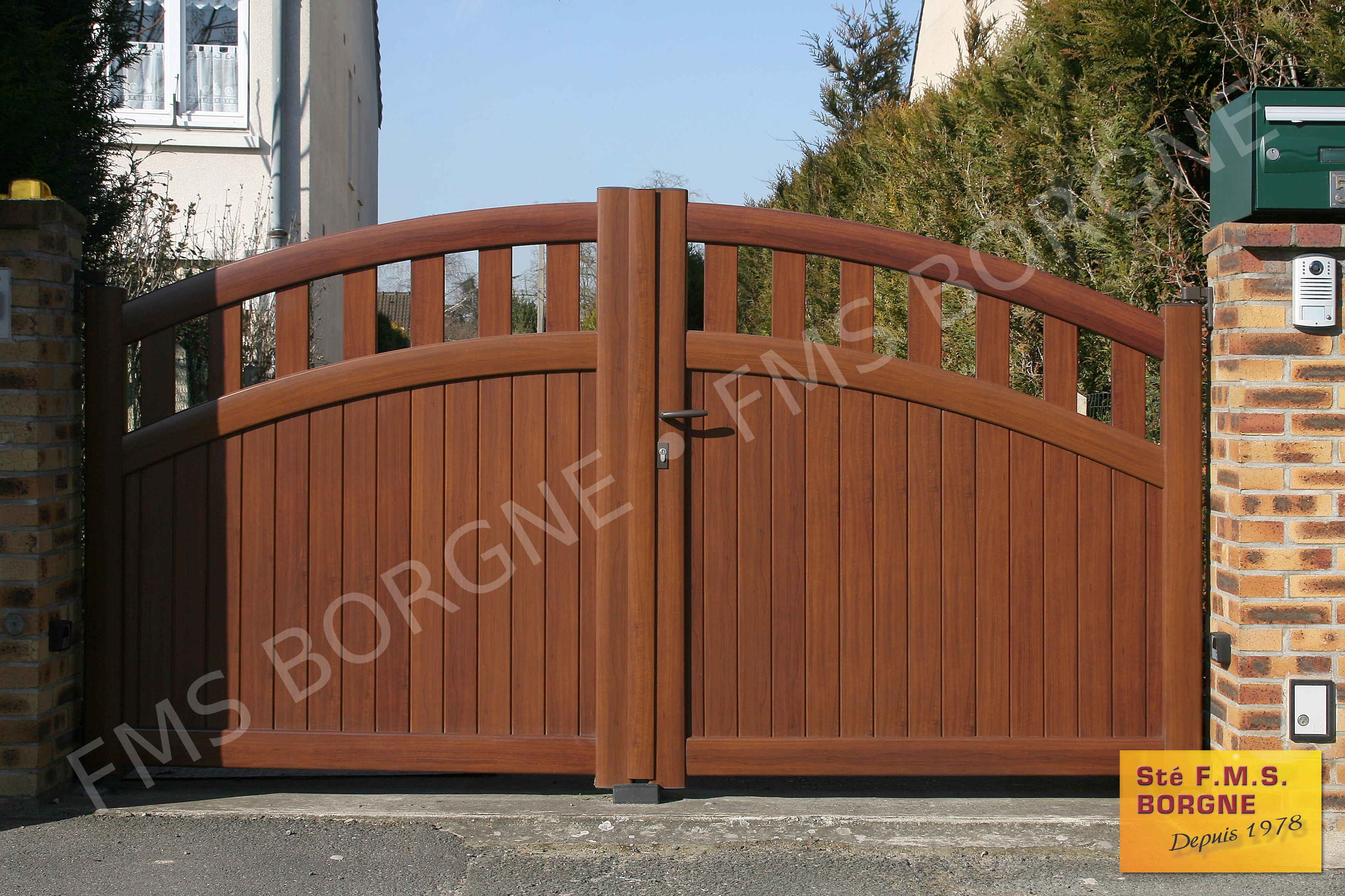 PORTAILS-ET-CLOTURES-EN-ALUMINIUM-BATTANTS-0131
