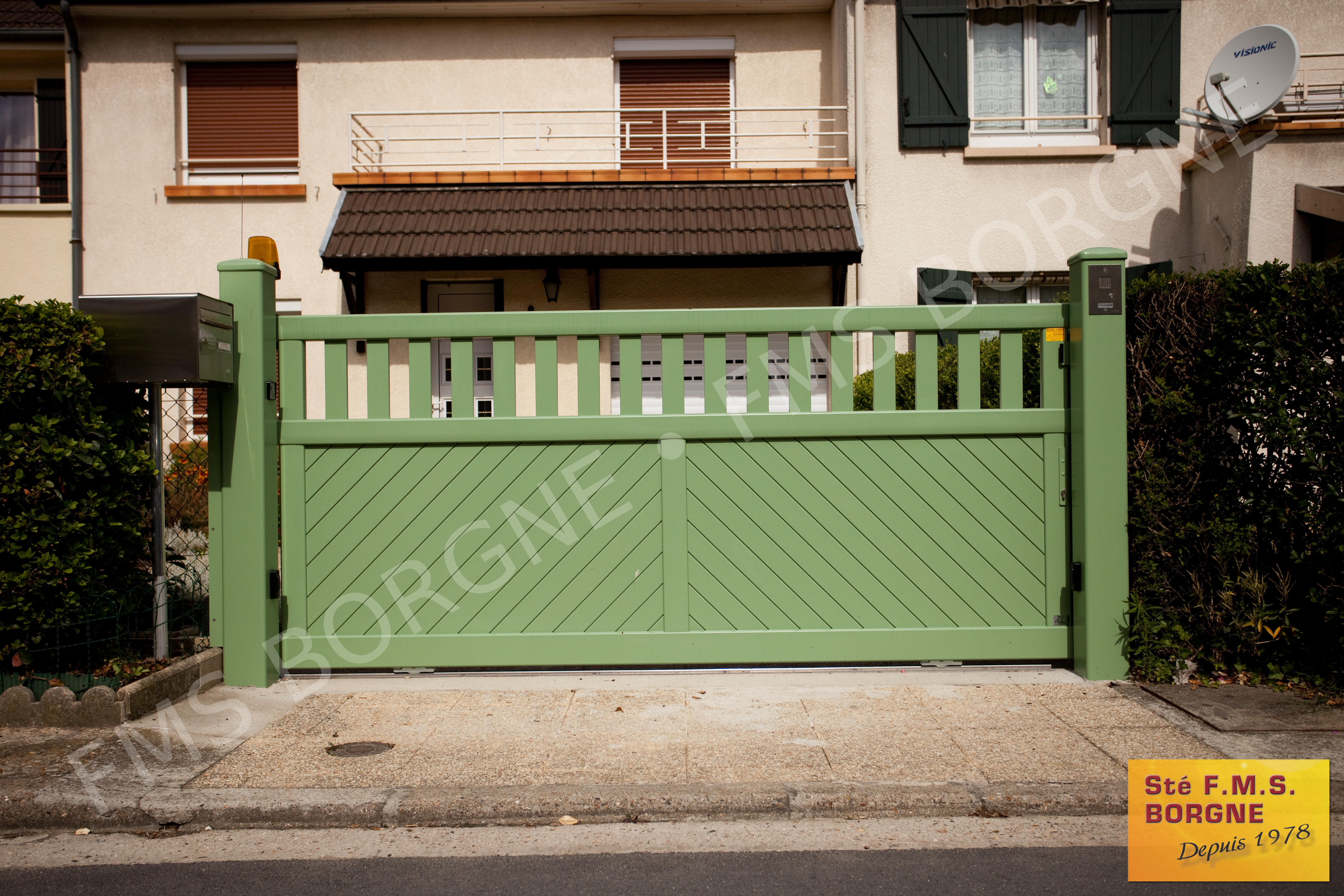 PORTAILS-ET-CLOTURES-EN-ALUMINIUM-COULISSANTS-0019