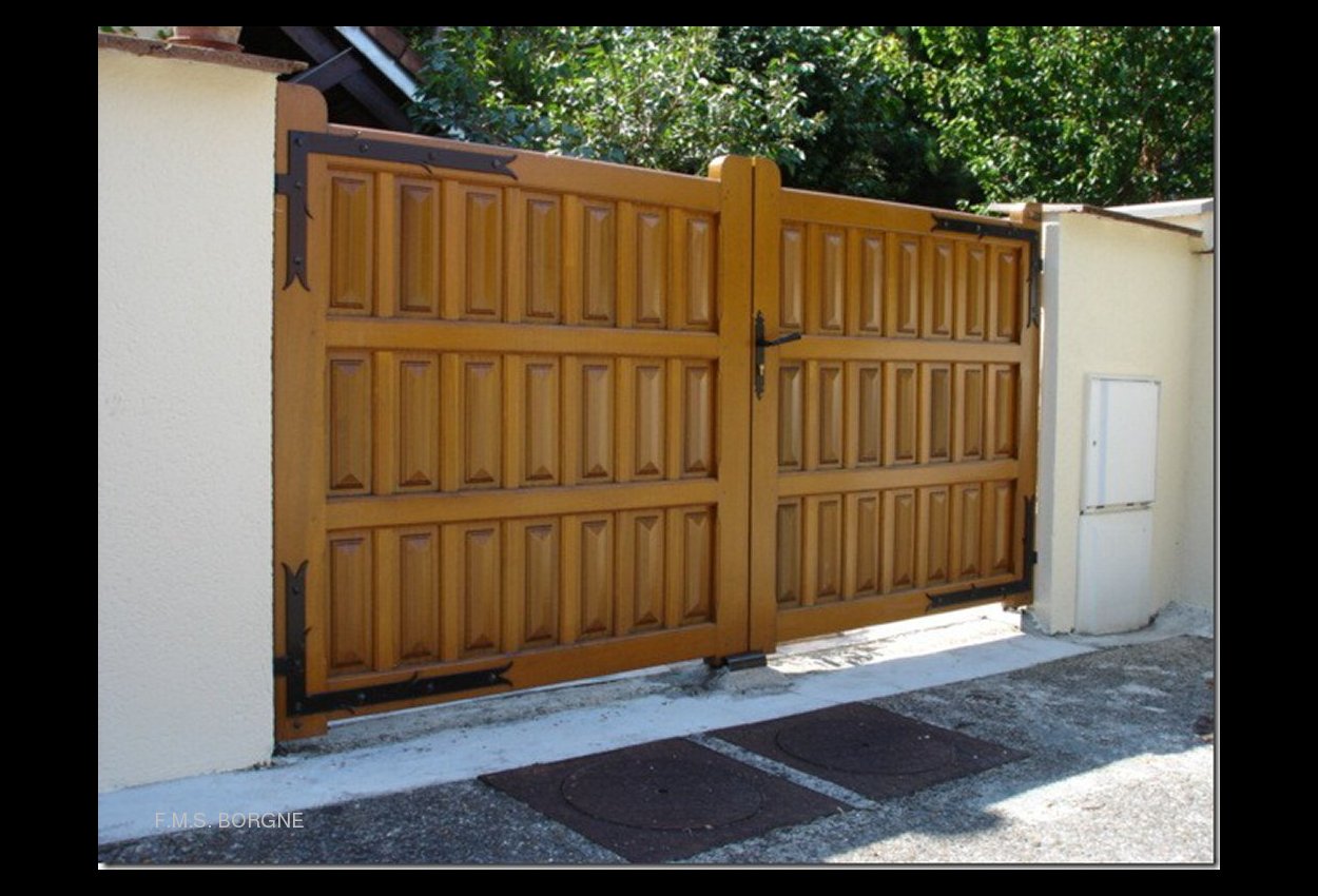PORTAILS-ET-CLOTURES-EN-BOIS-0001