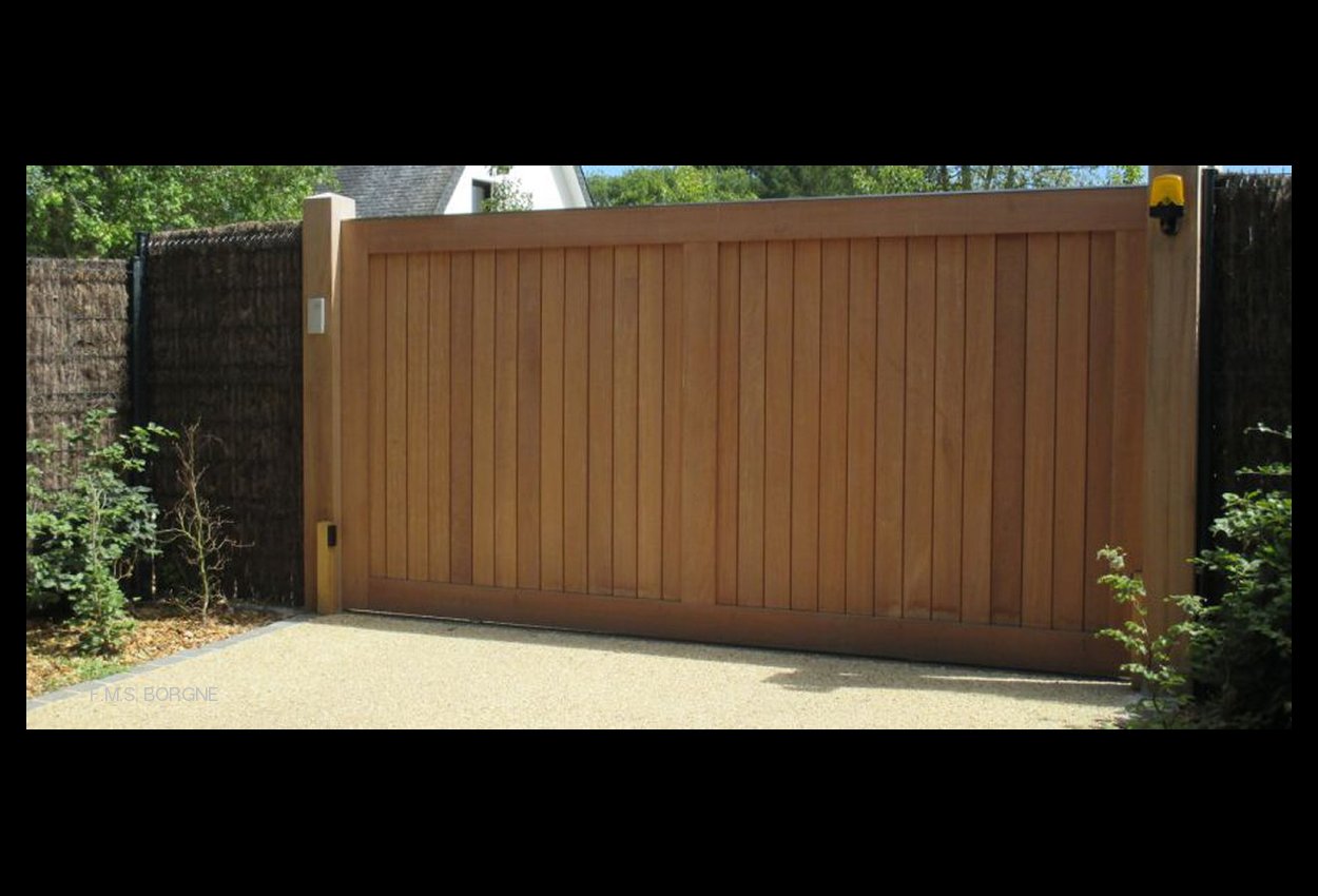 PORTAILS-ET-CLOTURES-EN-BOIS-0003