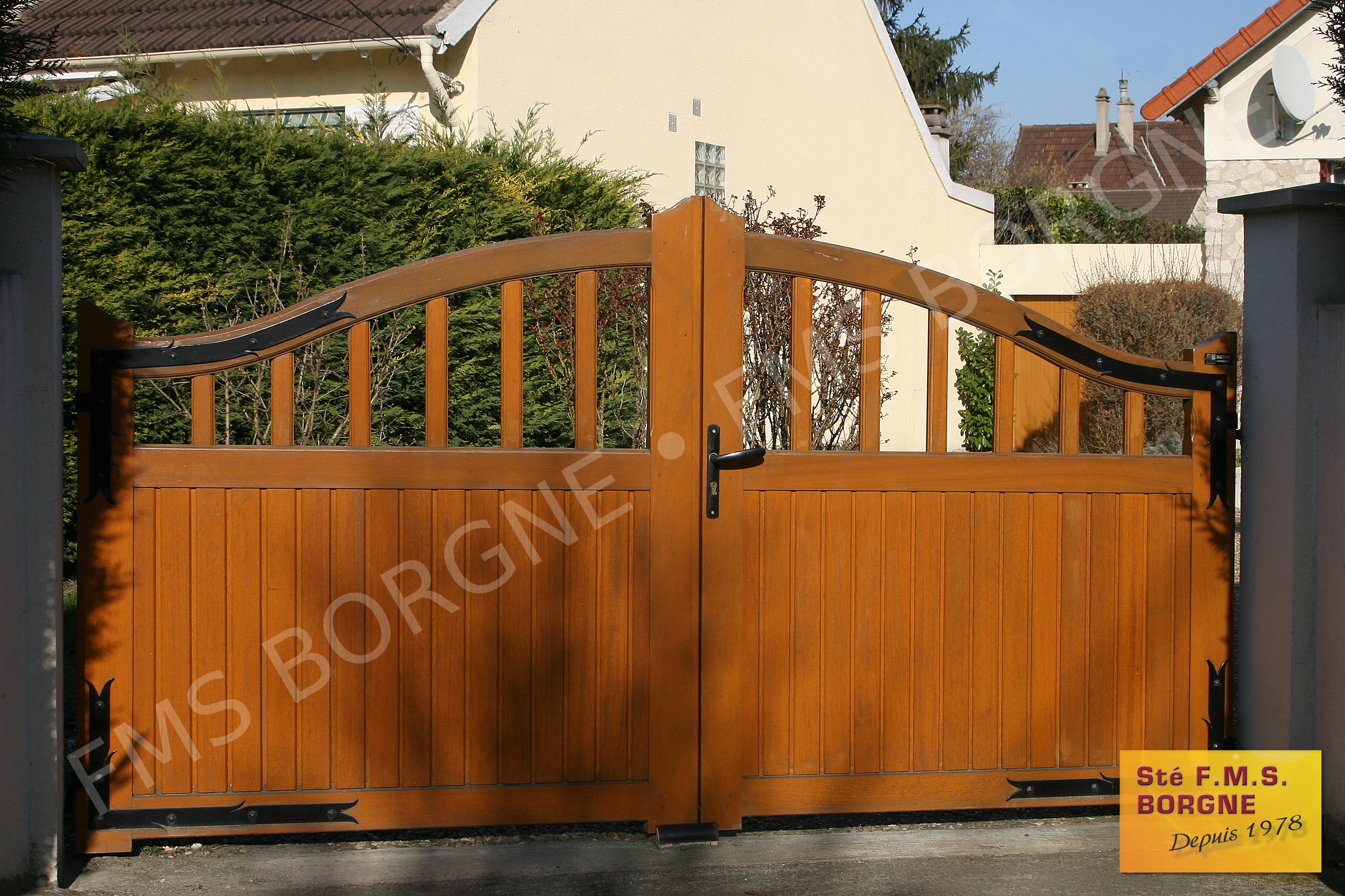 PORTAILS-ET-CLOTURES-EN-BOIS-0003