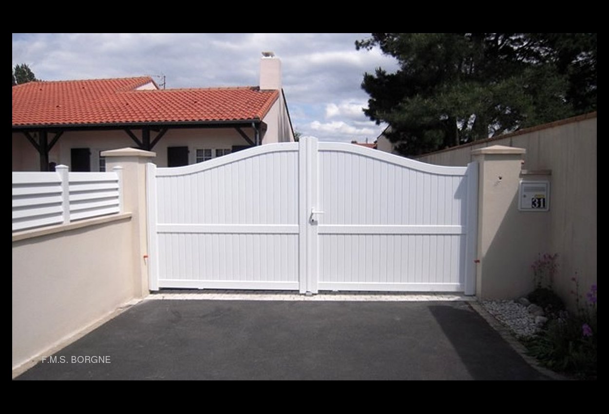 PORTAILS-ET-CLOTURES-EN-PVC-0007