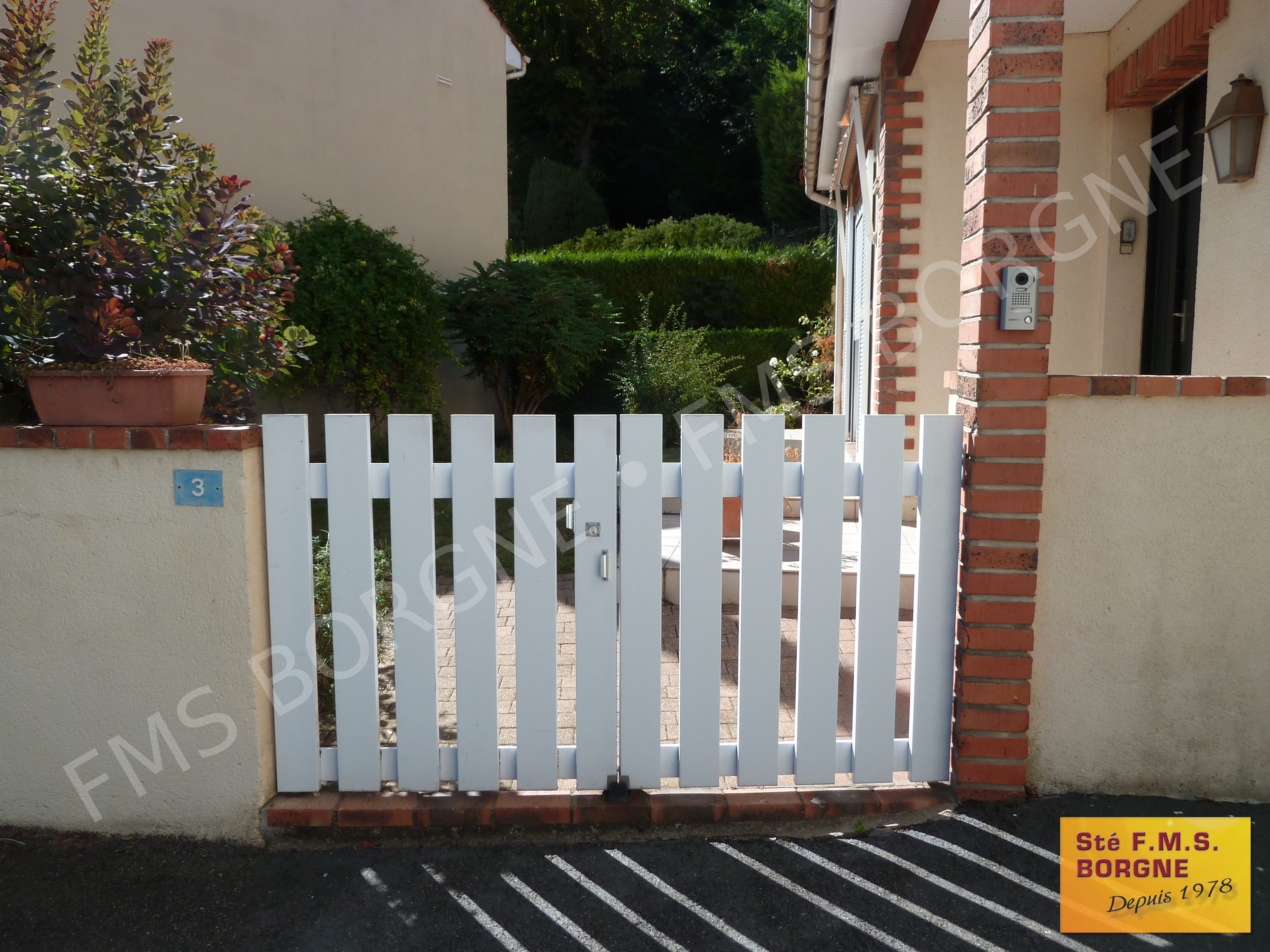 PORTAILS-ET-CLOTURES-EN-PVC-0004