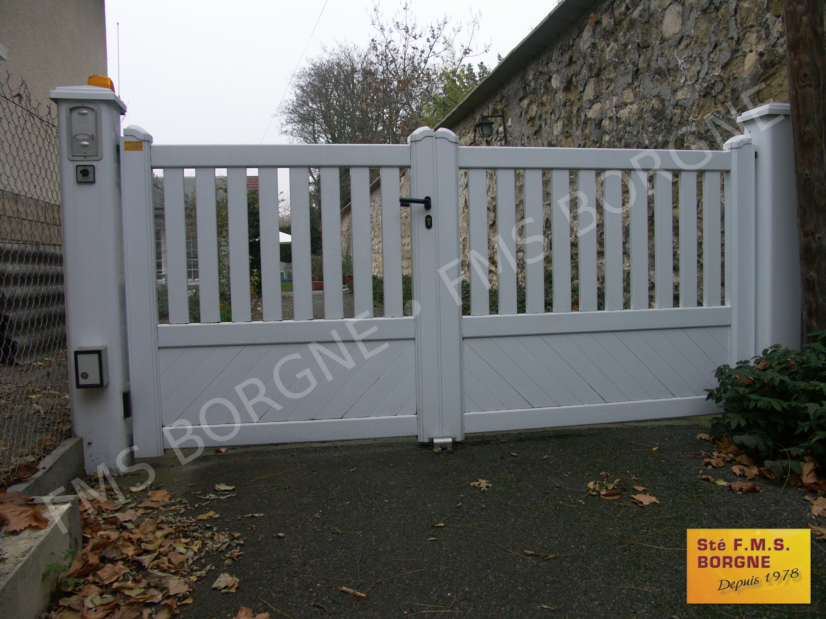 PORTAILS-ET-CLOTURES-EN-PVC-0008
