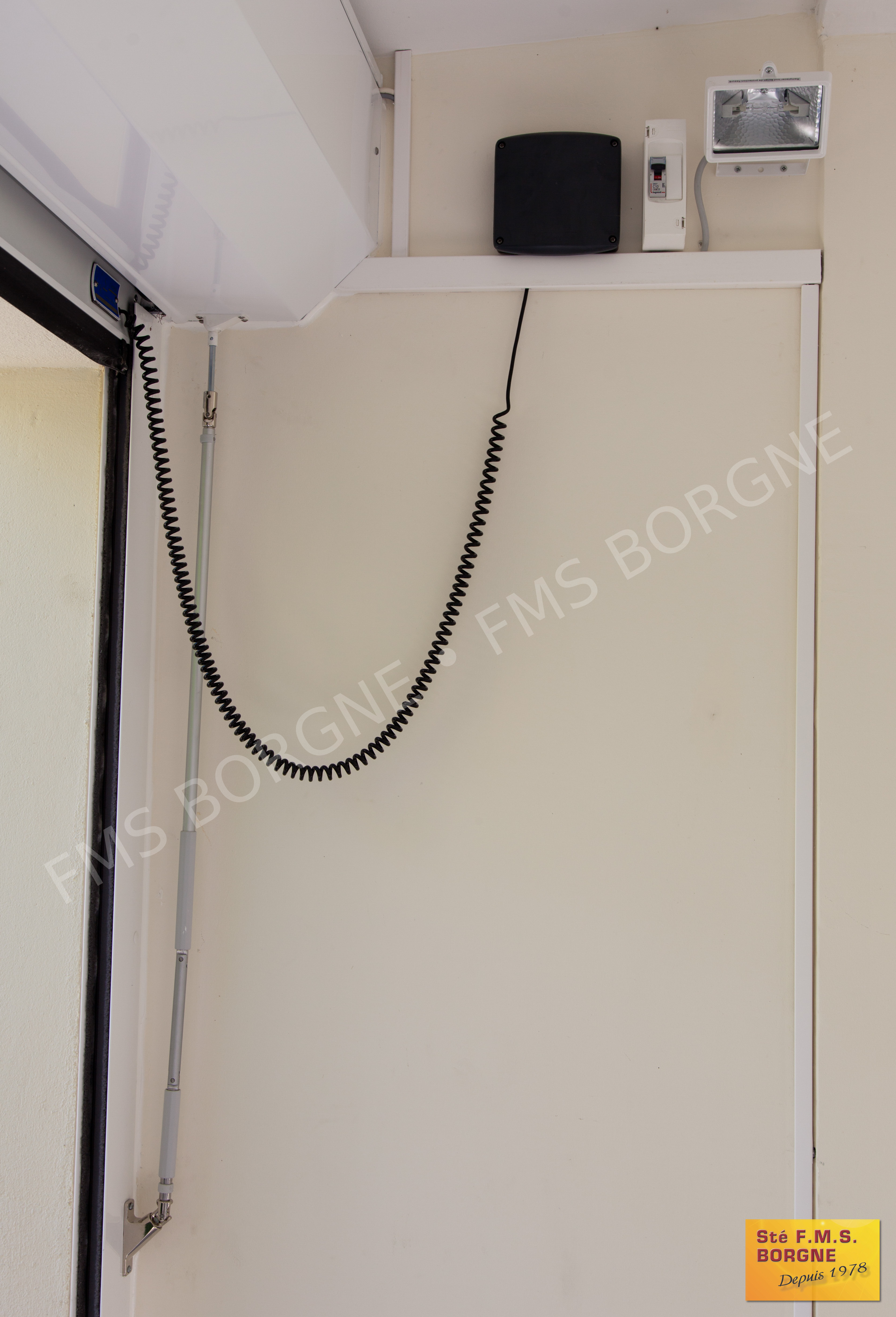 PORTES-DE-GARAGE-A-ENROULEMENT-0004