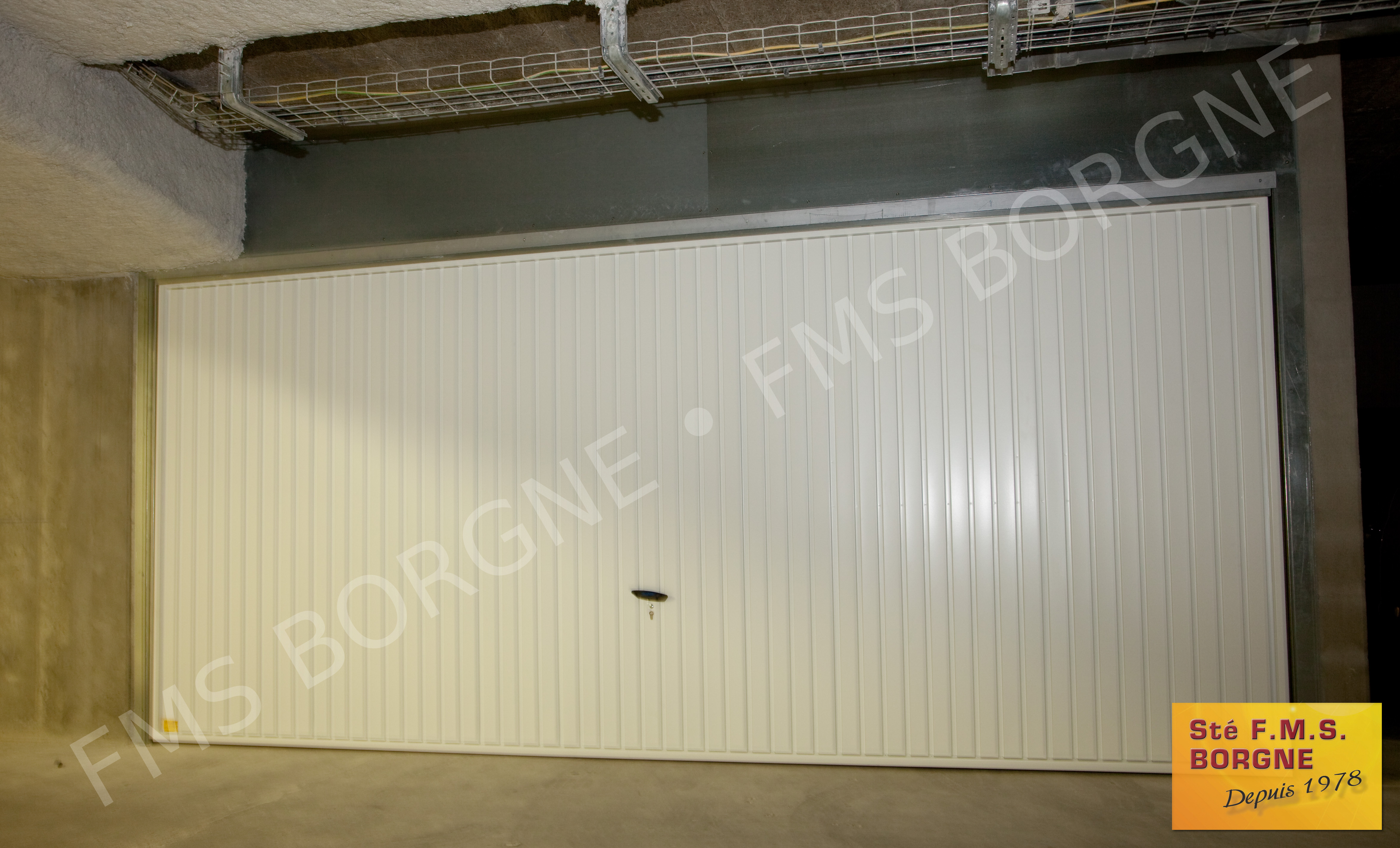 PORTES-DE-GARAGE-BASCULANTES-0015