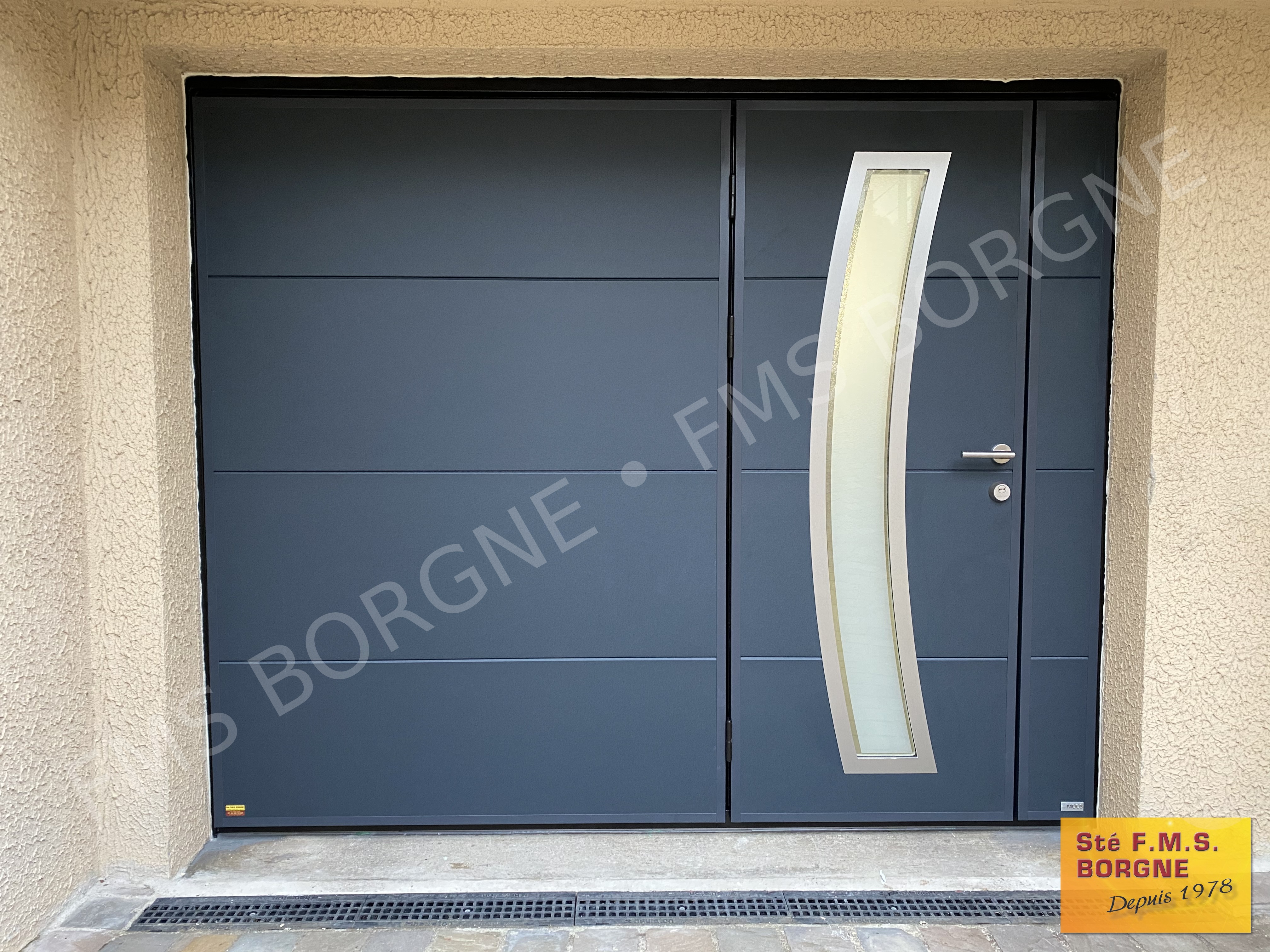 PORTES-DE-GARAGE-BASCULANTES-HAUT-GAMME-0015