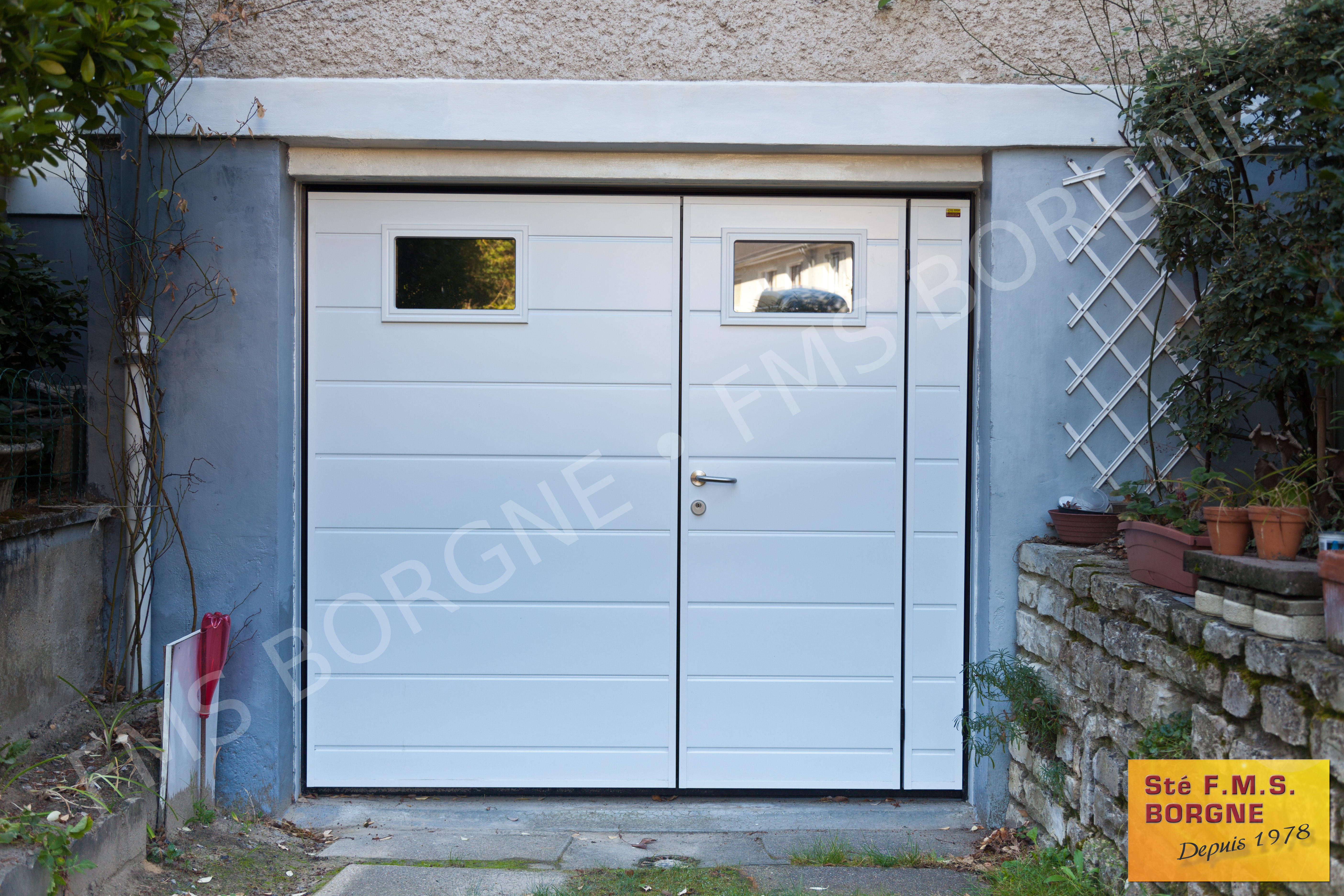 PORTES-DE-GARAGE-BASCULANTES-HAUT-GAMME-0002