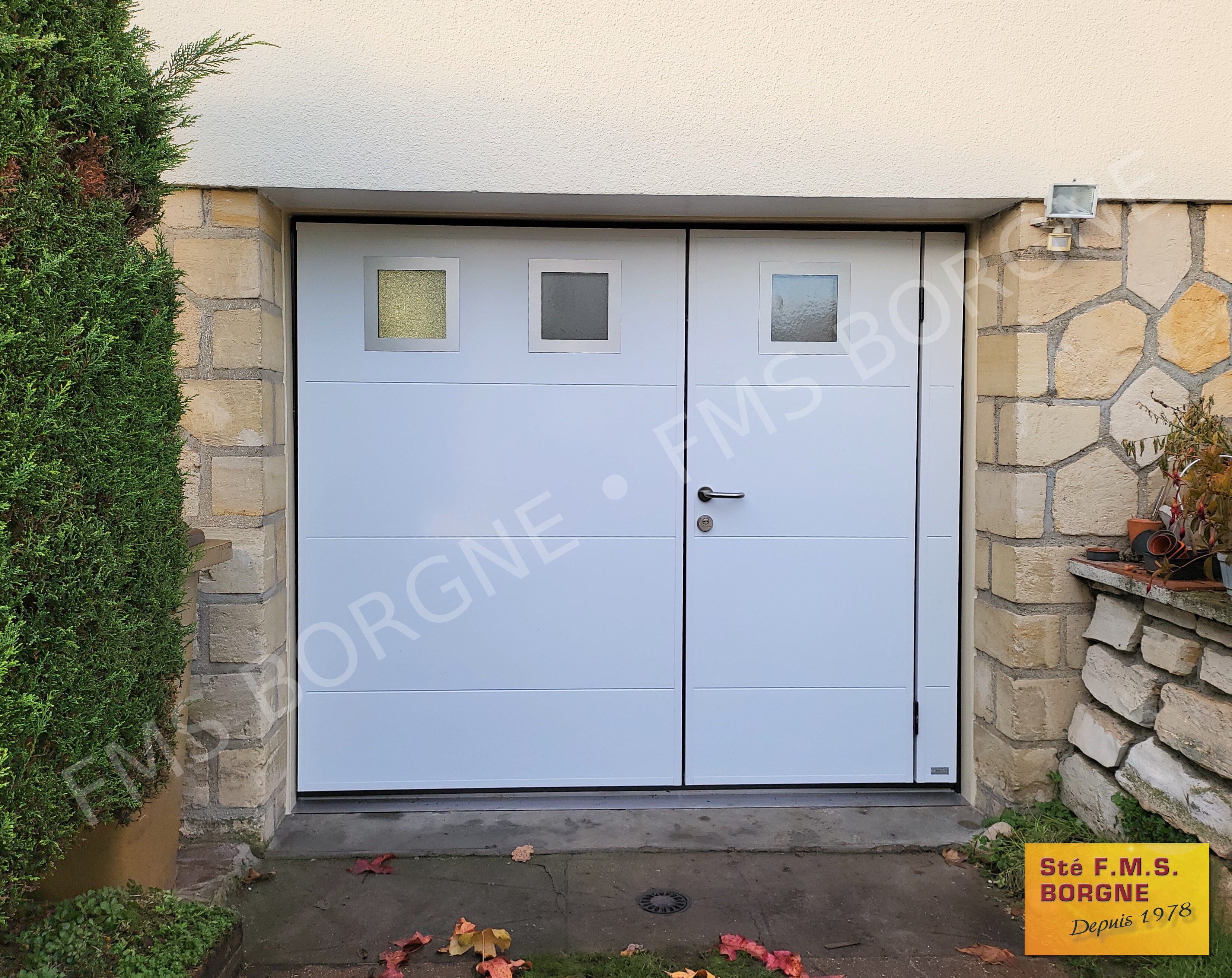 PORTES-DE-GARAGE-BASCULANTES-HAUT-GAMME-0010