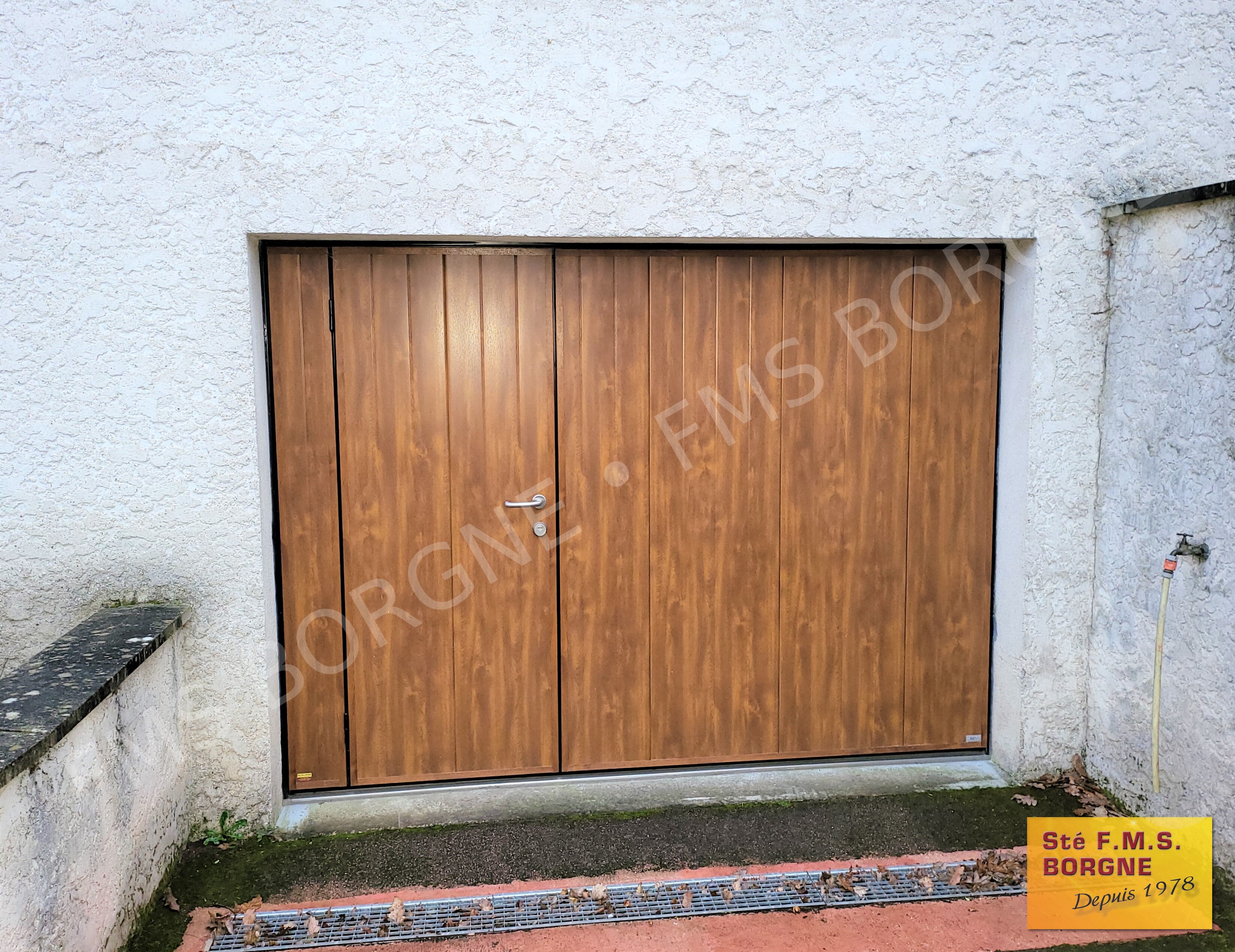 PORTES-DE-GARAGE-BASCULANTES-HAUT-GAMME-0012