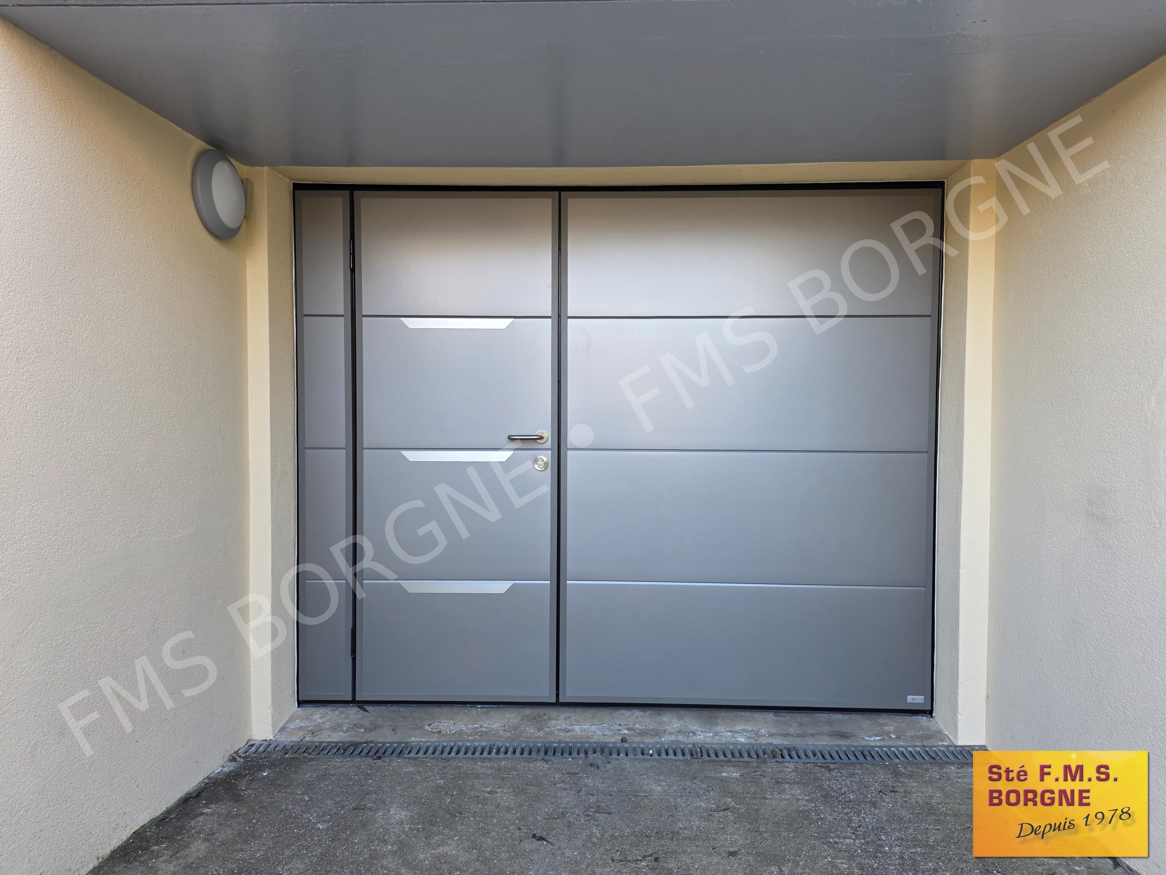 PORTES-DE-GARAGE-BASCULANTES-HAUT-GAMME-0014