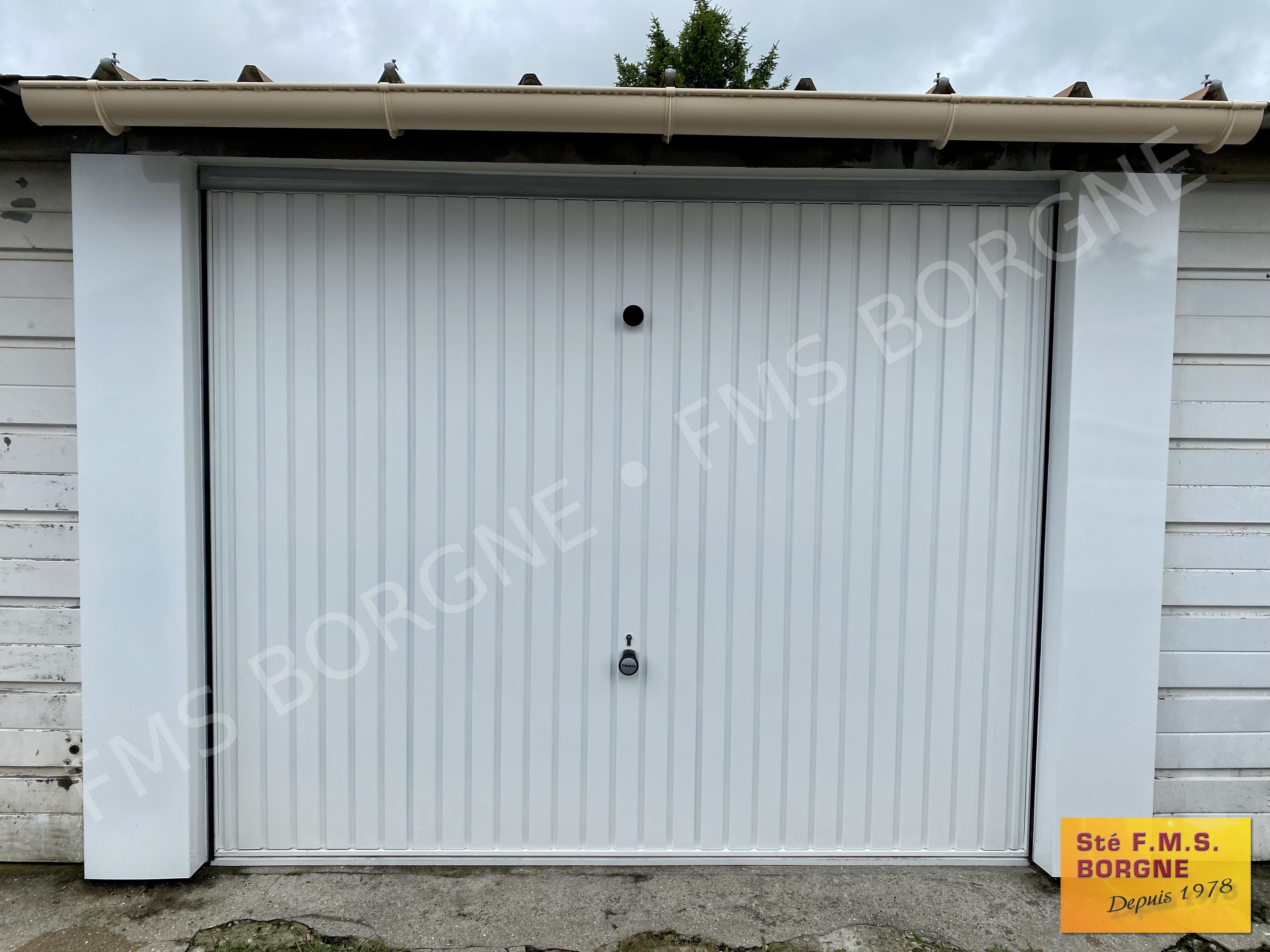 PORTES-DE-GARAGE-BASCULANTES-SIMPLES-0004
