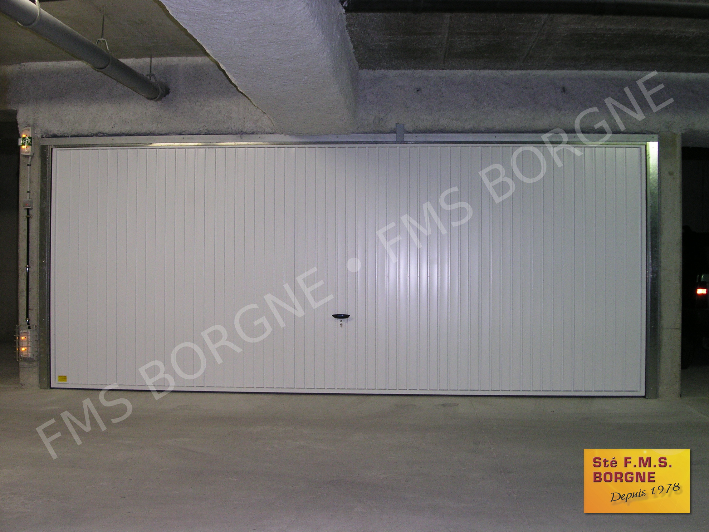 PORTES-DE-GARAGE-BASCULANTES-SIMPLES-0007