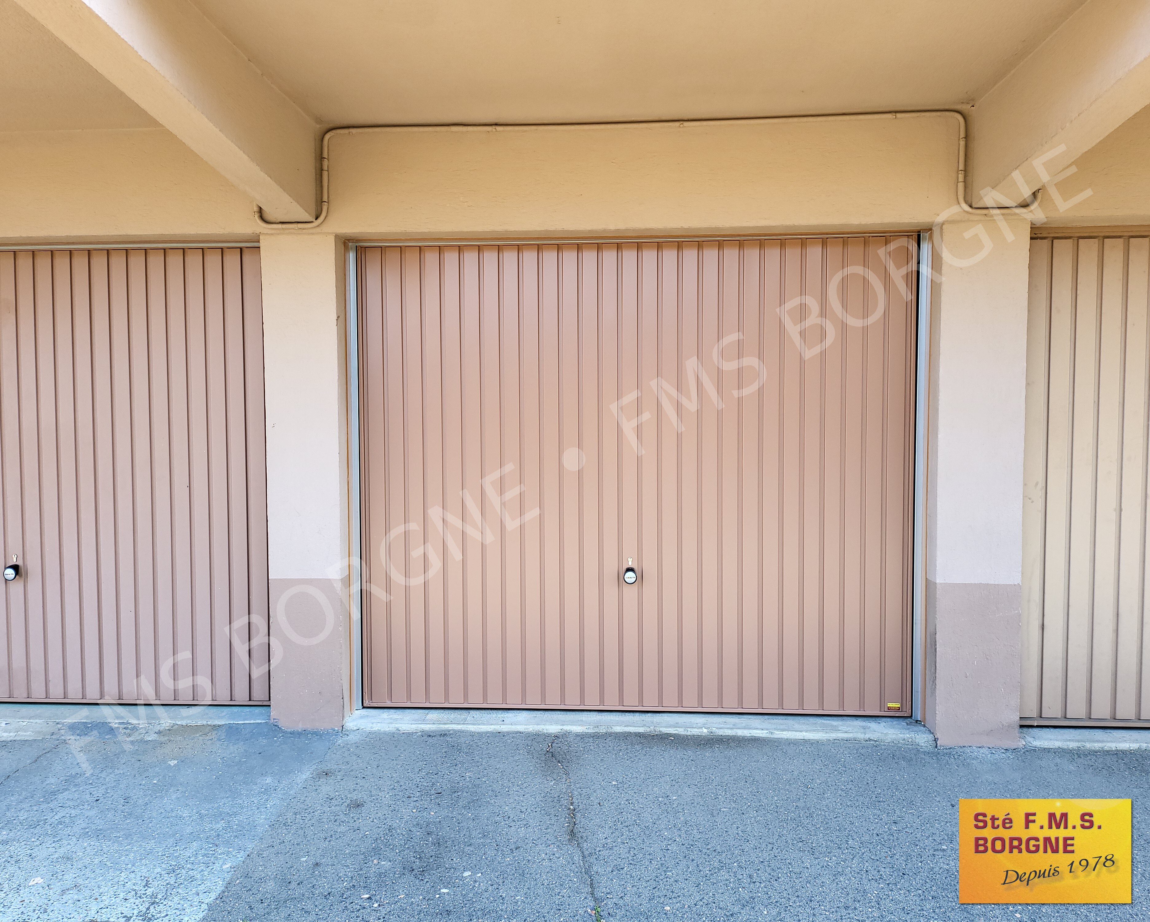 PORTES-DE-GARAGE-BASCULANTES-SIMPLES-0002