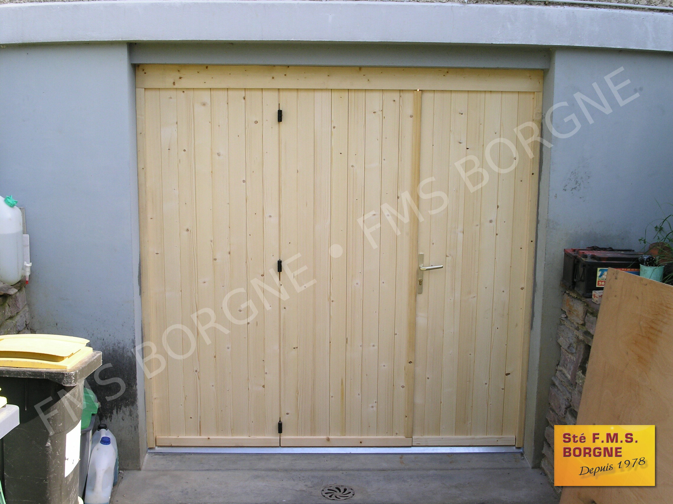 PORTES-DE-GARAGE-BATTANTES-BOIS-0001